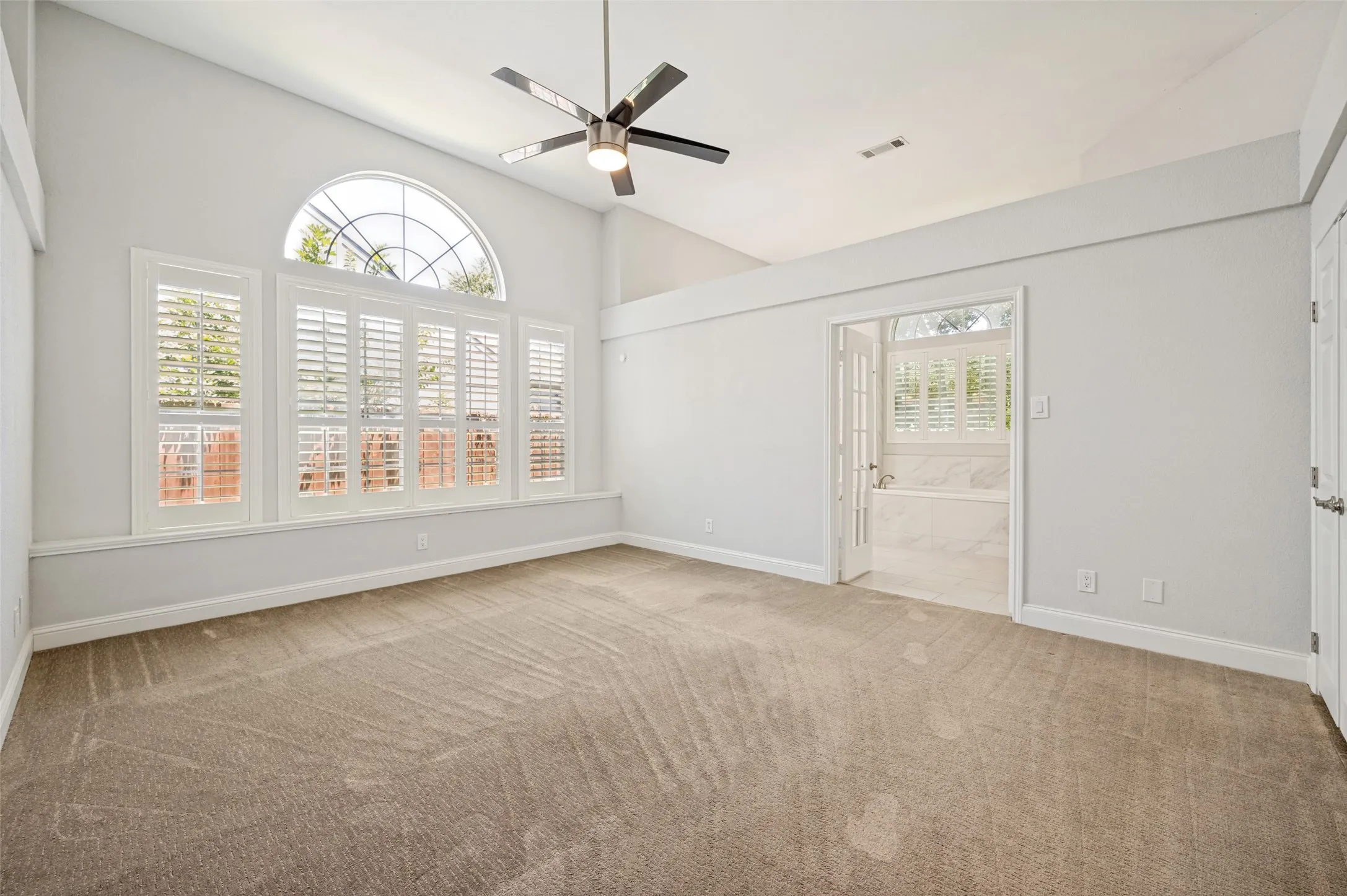 Single Family Residence For Sale in Collin County , 2213 Old Mcgarrah Road, Mc Kinney, Texas 75072, 3 Bedroom, 2 Bathroom, 2 Garage spaces, 1,883 Sqft, built in 1988, mls#21344517, Real Estate Agent in Mc Kinney, Homes For Sale in Collin county, Homes For Sale in Mc Kinney, Realtor in Mc Kinney Texas, Real Estate Brokerage Independent Realty Texas, Luminita Cordes Realtor