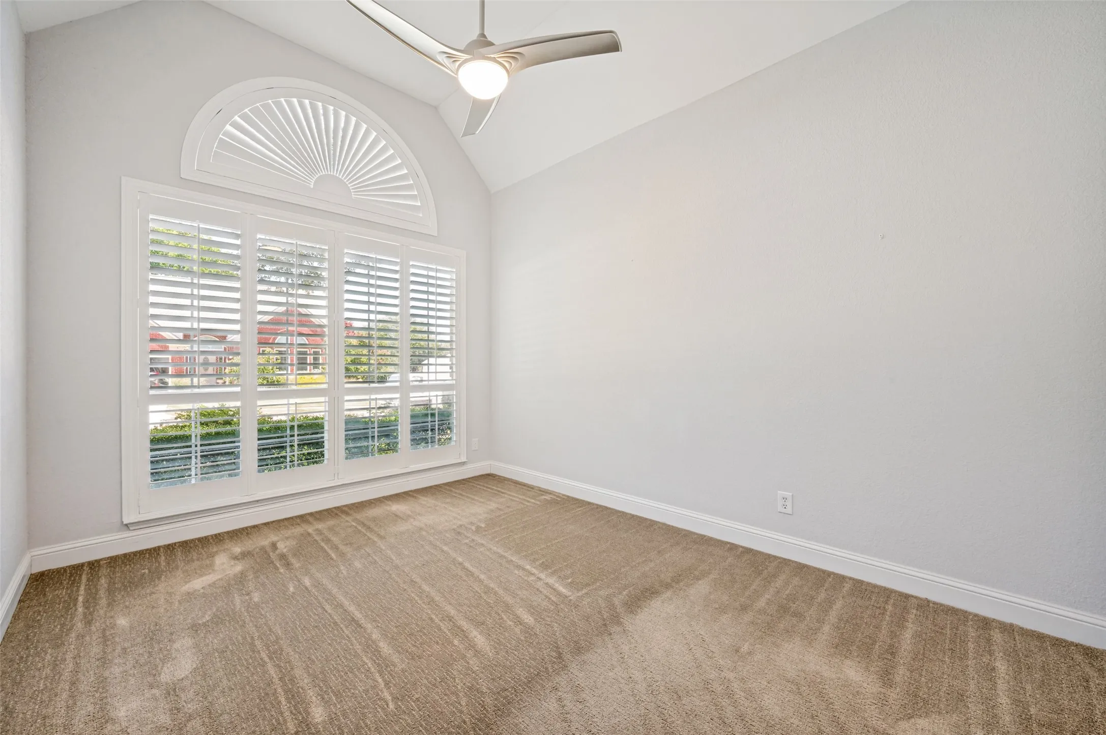 Single Family Residence For Sale in Collin County , 2213 Old Mcgarrah Road, Mc Kinney, Texas 75072, 3 Bedroom, 2 Bathroom, 2 Garage spaces, 1,883 Sqft, built in 1988, mls#21344517, Real Estate Agent in Mc Kinney, Homes For Sale in Collin county, Homes For Sale in Mc Kinney, Realtor in Mc Kinney Texas, Real Estate Brokerage Independent Realty Texas, Luminita Cordes Realtor