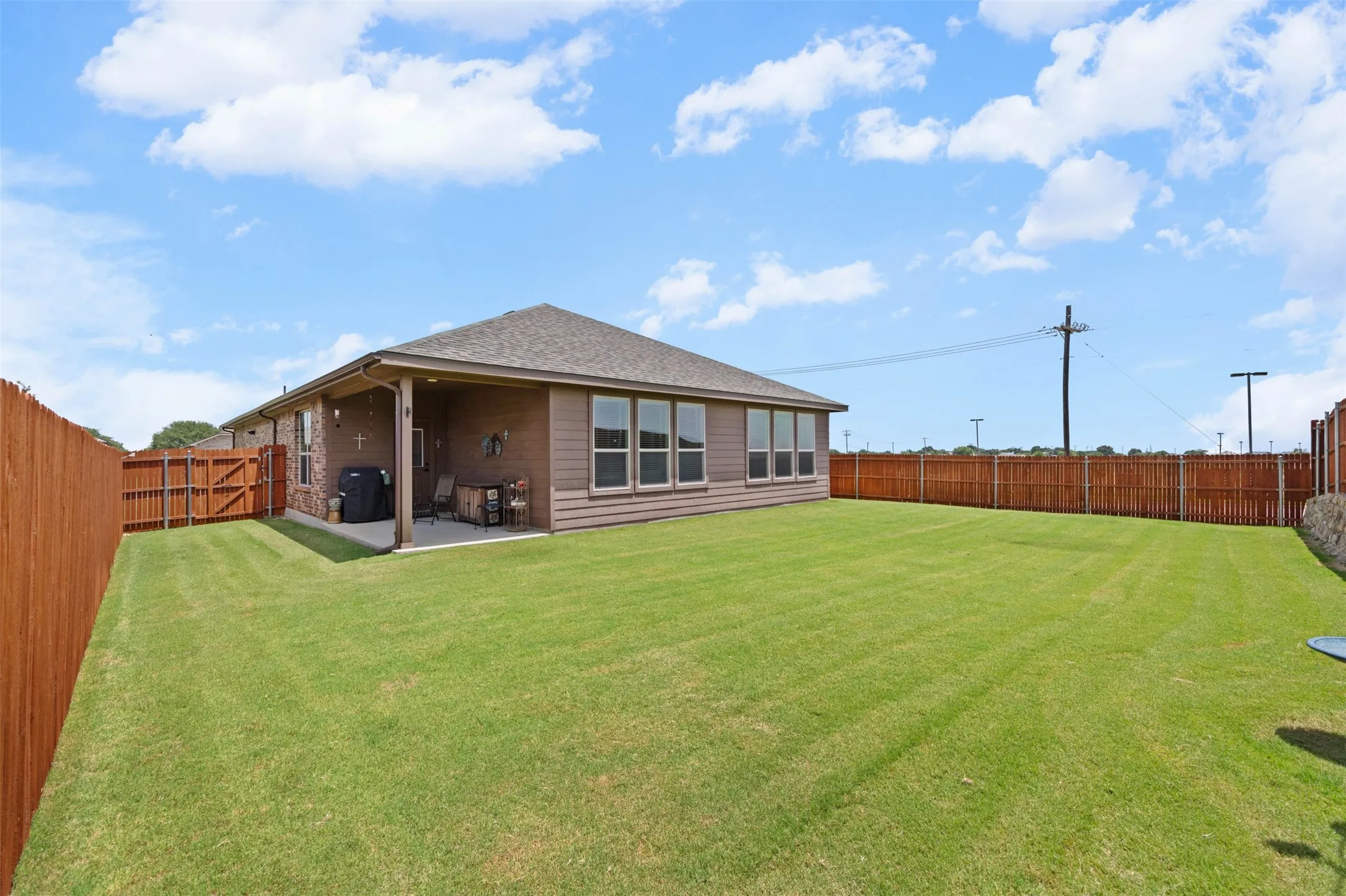 Single Family Residence For Sale in Johnson County , 1216 Larkspur Lane, Cleburne, Texas 76033, 4 Bedroom, 2 Bathroom, 2 Garage spaces, 2,115 Sqft, built in 2019, mls#21346414, Real Estate Agent in Cleburne, Homes For Sale in Johnson county, Homes For Sale in Cleburne, Realtor in Cleburne Texas, Real Estate Brokerage Independent Realty Texas, Luminita Cordes Realtor