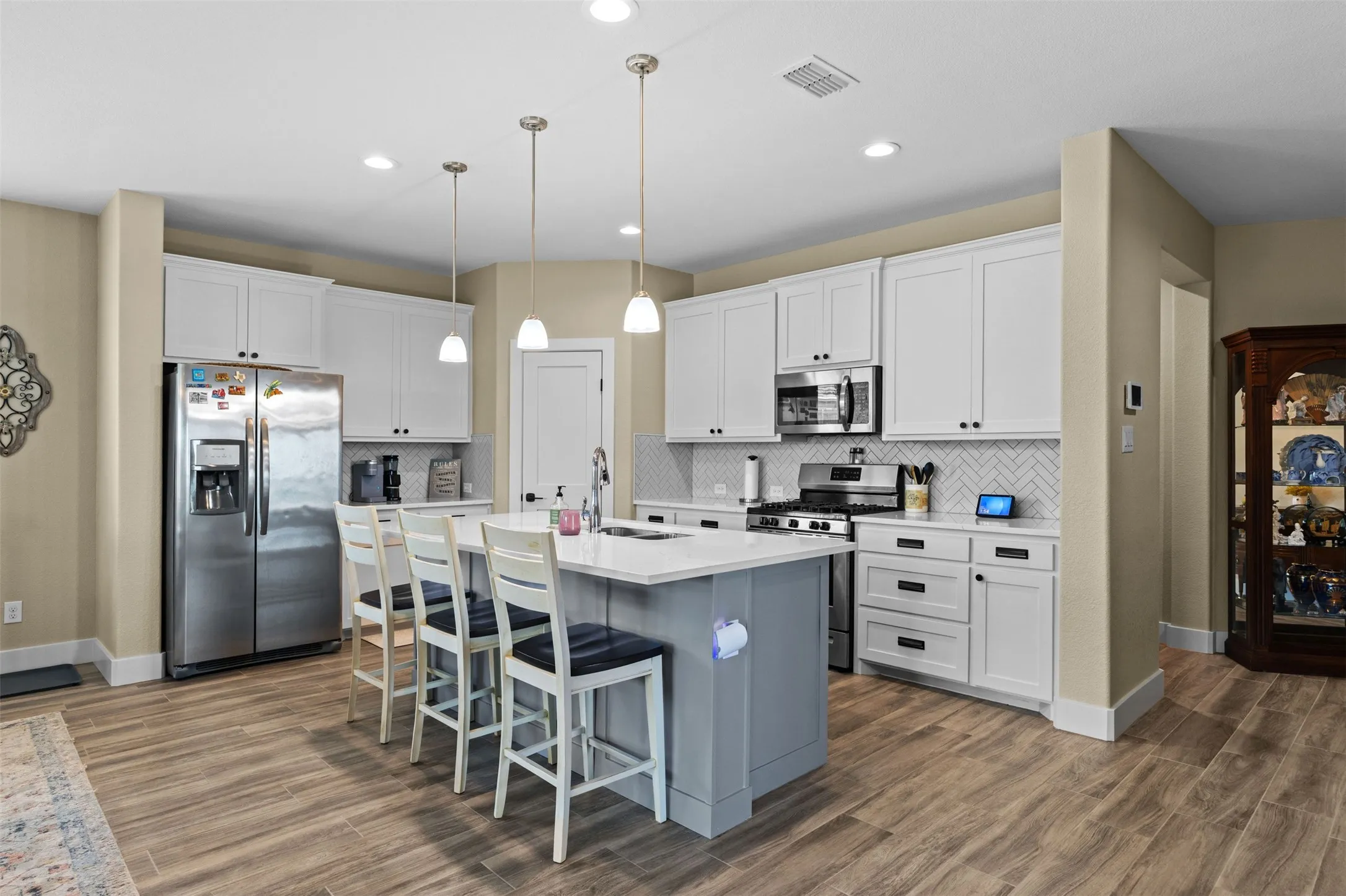 Single Family Residence For Sale in Johnson County , 1216 Larkspur Lane, Cleburne, Texas 76033, 4 Bedroom, 2 Bathroom, 2 Garage spaces, 2,115 Sqft, built in 2019, mls#21346414, Real Estate Agent in Cleburne, Homes For Sale in Johnson county, Homes For Sale in Cleburne, Realtor in Cleburne Texas, Real Estate Brokerage Independent Realty Texas, Luminita Cordes Realtor