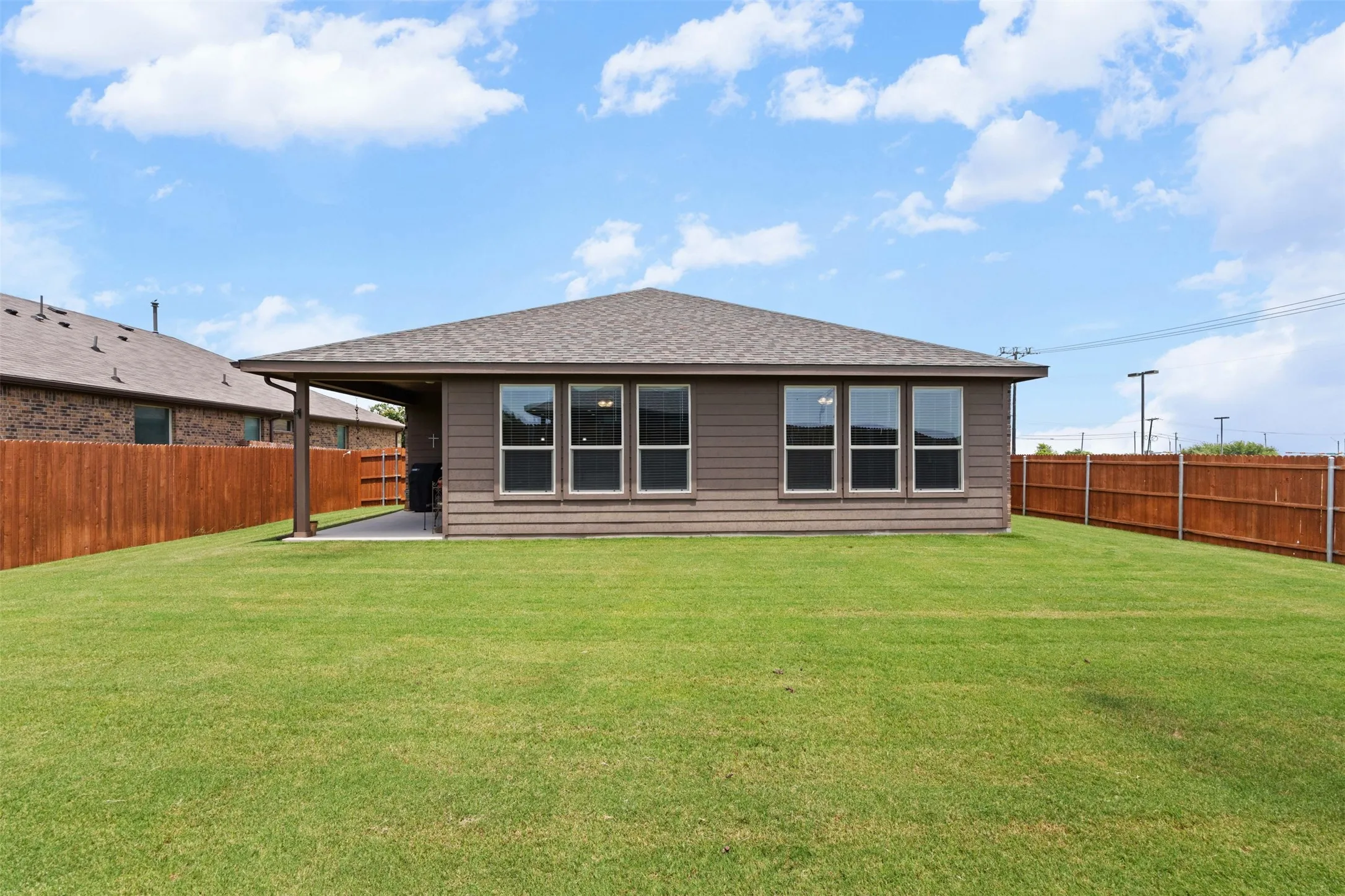 Single Family Residence For Sale in Johnson County , 1216 Larkspur Lane, Cleburne, Texas 76033, 4 Bedroom, 2 Bathroom, 2 Garage spaces, 2,115 Sqft, built in 2019, mls#21346414, Real Estate Agent in Cleburne, Homes For Sale in Johnson county, Homes For Sale in Cleburne, Realtor in Cleburne Texas, Real Estate Brokerage Independent Realty Texas, Luminita Cordes Realtor