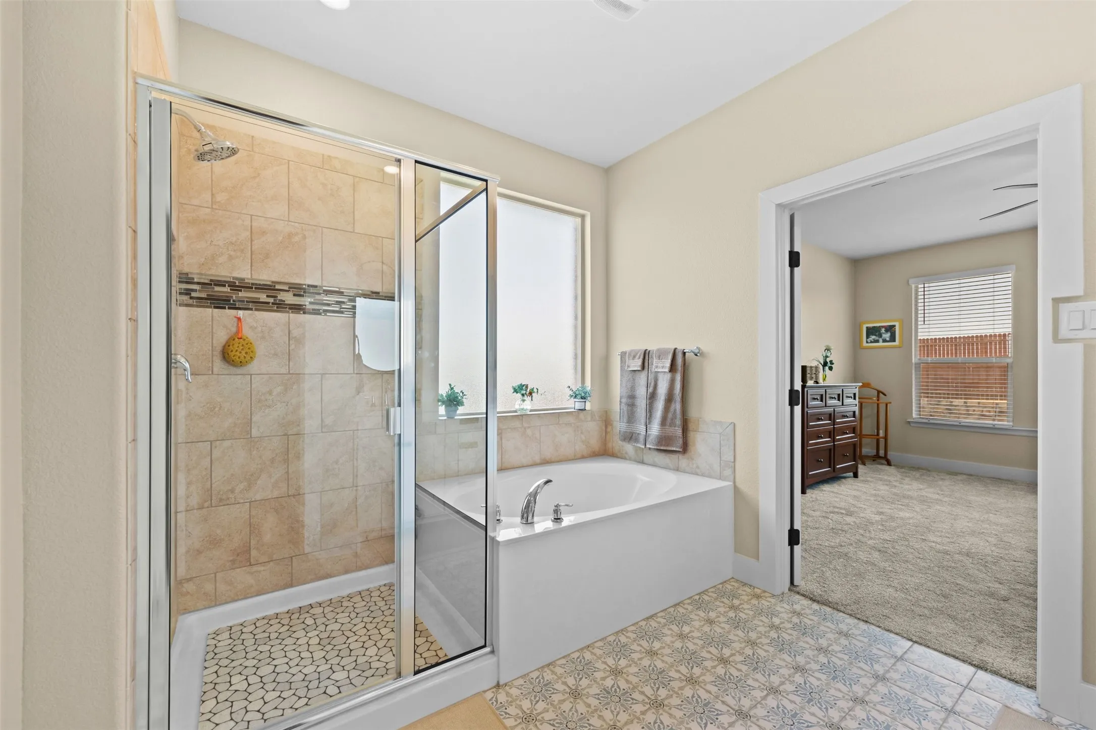 Single Family Residence For Sale in Johnson County , 1216 Larkspur Lane, Cleburne, Texas 76033, 4 Bedroom, 2 Bathroom, 2 Garage spaces, 2,115 Sqft, built in 2019, mls#21346414, Real Estate Agent in Cleburne, Homes For Sale in Johnson county, Homes For Sale in Cleburne, Realtor in Cleburne Texas, Real Estate Brokerage Independent Realty Texas, Luminita Cordes Realtor