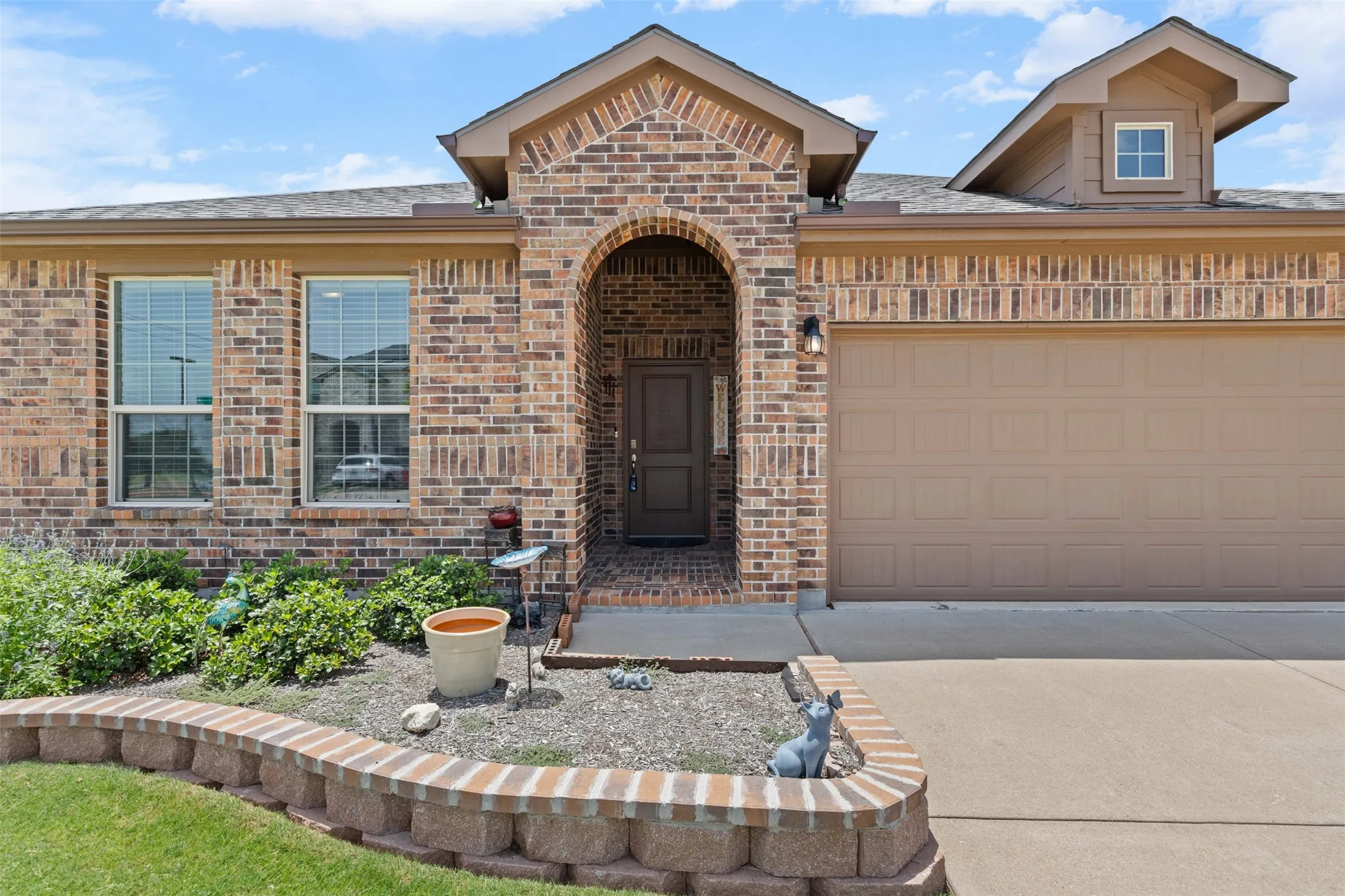 Single Family Residence For Sale in Johnson County , 1216 Larkspur Lane, Cleburne, Texas 76033, 4 Bedroom, 2 Bathroom, 2 Garage spaces, 2,115 Sqft, built in 2019, mls#21346414, Real Estate Agent in Cleburne, Homes For Sale in Johnson county, Homes For Sale in Cleburne, Realtor in Cleburne Texas, Real Estate Brokerage Independent Realty Texas, Luminita Cordes Realtor