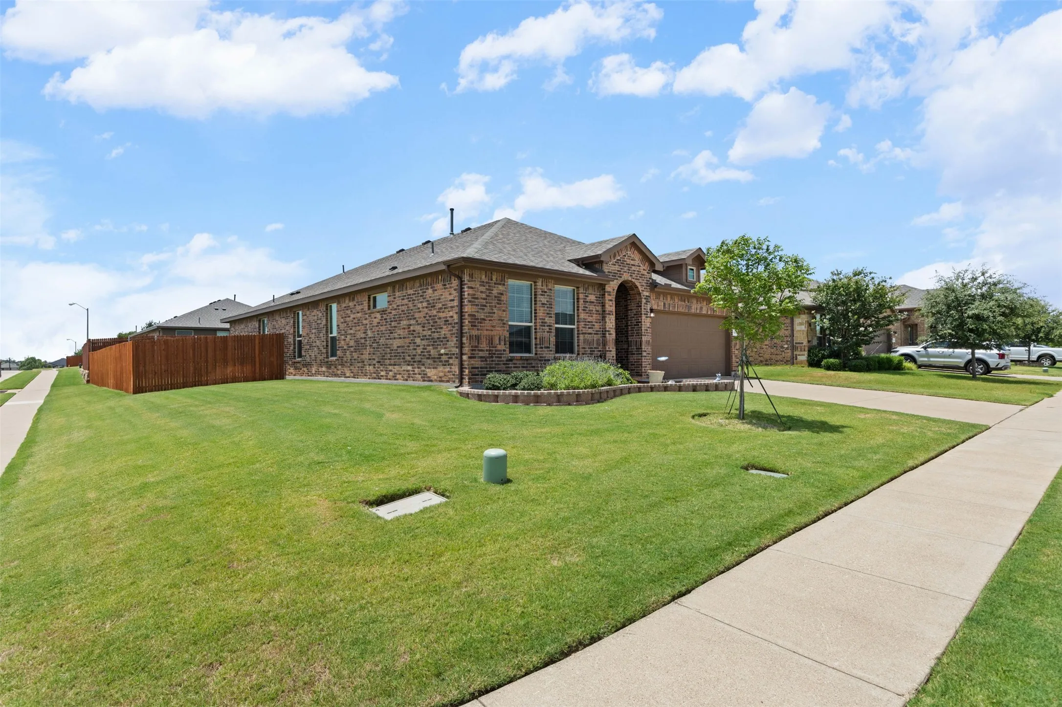 Single Family Residence For Sale in Johnson County , 1216 Larkspur Lane, Cleburne, Texas 76033, 4 Bedroom, 2 Bathroom, 2 Garage spaces, 2,115 Sqft, built in 2019, mls#21346414, Real Estate Agent in Cleburne, Homes For Sale in Johnson county, Homes For Sale in Cleburne, Realtor in Cleburne Texas, Real Estate Brokerage Independent Realty Texas, Luminita Cordes Realtor