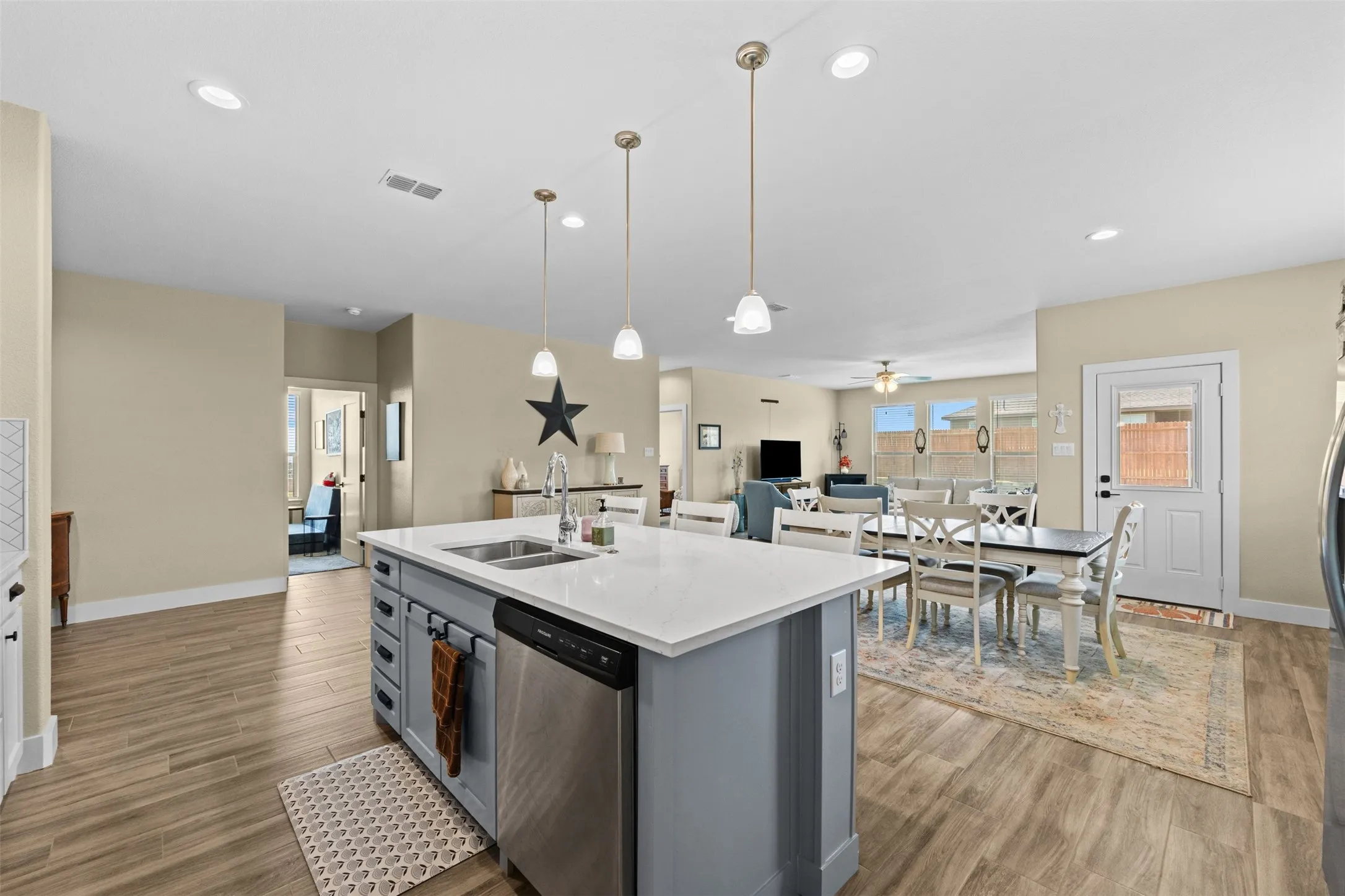Single Family Residence For Sale in Johnson County , 1216 Larkspur Lane, Cleburne, Texas 76033, 4 Bedroom, 2 Bathroom, 2 Garage spaces, 2,115 Sqft, built in 2019, mls#21346414, Real Estate Agent in Cleburne, Homes For Sale in Johnson county, Homes For Sale in Cleburne, Realtor in Cleburne Texas, Real Estate Brokerage Independent Realty Texas, Luminita Cordes Realtor
