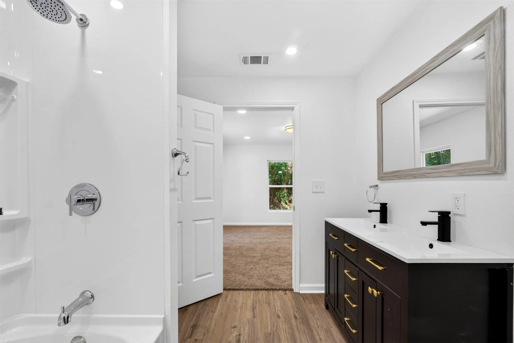 Single Family Residence For Sale in Delta County , 50 Fm 2890, Klondike, Texas 75448, 3 Bedroom, 2 Bathroom, Garage spaces, 1,200 Sqft, built in 1900, mls#21346405, Real Estate Agent in Klondike, Homes For Sale in Delta county, Homes For Sale in Klondike, Realtor in Klondike Texas, Real Estate Brokerage Independent Realty Texas, Luminita Cordes Realtor