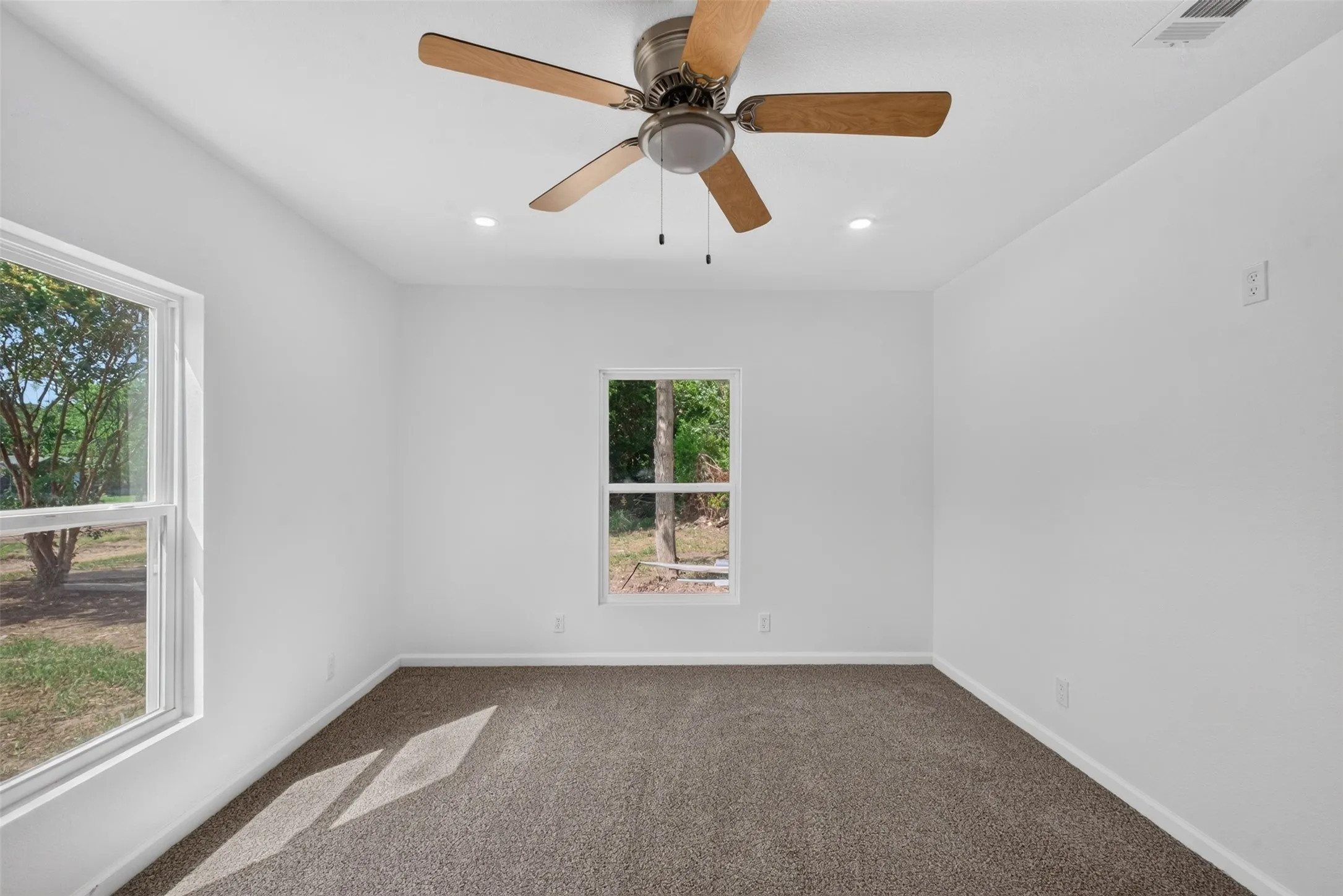 Single Family Residence For Sale in Delta County , 50 Fm 2890, Klondike, Texas 75448, 3 Bedroom, 2 Bathroom, Garage spaces, 1,200 Sqft, built in 1900, mls#21346405, Real Estate Agent in Klondike, Homes For Sale in Delta county, Homes For Sale in Klondike, Realtor in Klondike Texas, Real Estate Brokerage Independent Realty Texas, Luminita Cordes Realtor