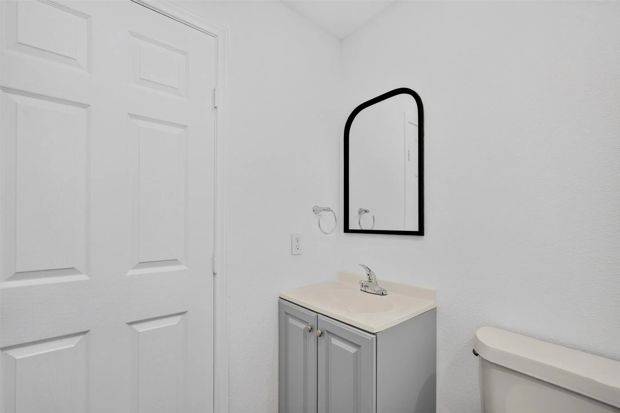 Single Family Residence For Sale in Delta County , 50 Fm 2890, Klondike, Texas 75448, 3 Bedroom, 2 Bathroom, Garage spaces, 1,200 Sqft, built in 1900, mls#21346405, Real Estate Agent in Klondike, Homes For Sale in Delta county, Homes For Sale in Klondike, Realtor in Klondike Texas, Real Estate Brokerage Independent Realty Texas, Luminita Cordes Realtor