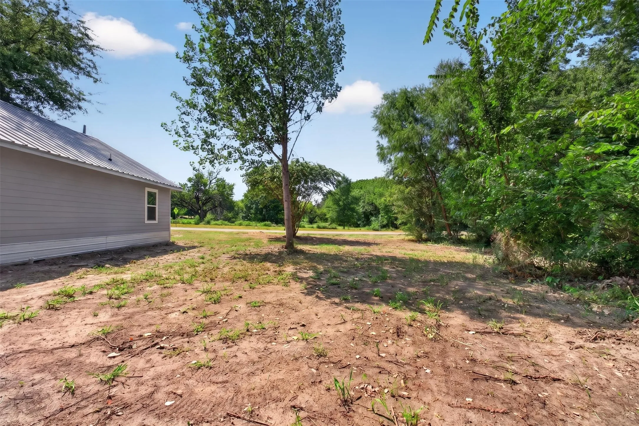 Single Family Residence For Sale in Delta County , 50 Fm 2890, Klondike, Texas 75448, 3 Bedroom, 2 Bathroom, Garage spaces, 1,200 Sqft, built in 1900, mls#21346405, Real Estate Agent in Klondike, Homes For Sale in Delta county, Homes For Sale in Klondike, Realtor in Klondike Texas, Real Estate Brokerage Independent Realty Texas, Luminita Cordes Realtor