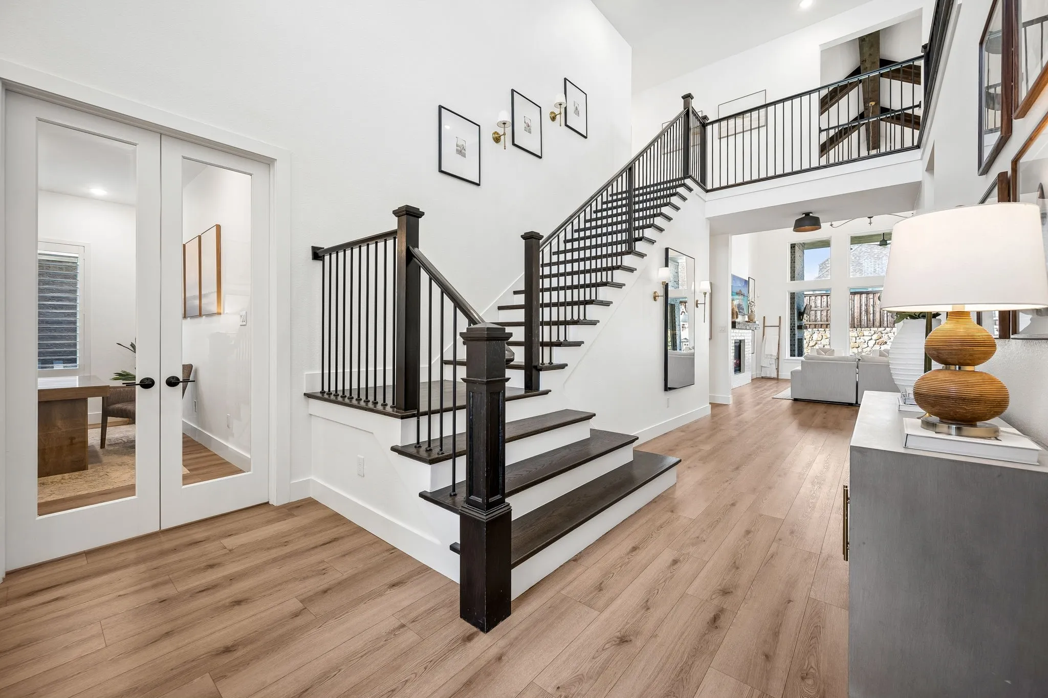 Single Family Residence For Sale in Denton County , 4120 Splitrock Drive, Prosper, Texas 75078, 5 Bedrooms, 6 Bathrooms, 3 Garage spaces, 3,834 Sqft, built in 2022, Price $1,189,000, mls#21345852, Real Estate Agent in Prosper, Homes For Sale in Denton county, Homes For Sale in Prosper, Realtor in Prosper Texas, Real Estate Brokerage Independent Realty Texas, Luminita Cordes Realtor