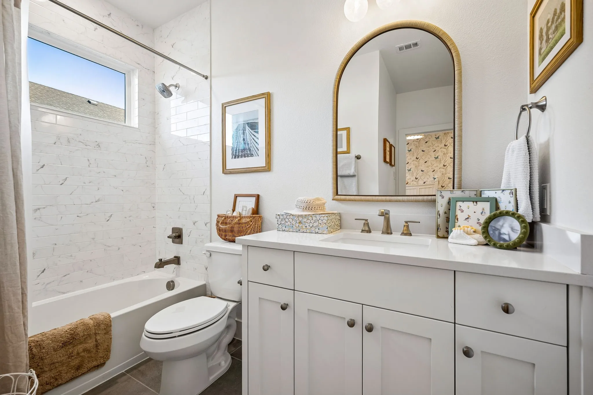 Single Family Residence For Sale in Denton County , 4120 Splitrock Drive, Prosper, Texas 75078, 5 Bedrooms, 6 Bathrooms, 3 Garage spaces, 3,834 Sqft, built in 2022, Price $1,189,000, mls#21345852, Real Estate Agent in Prosper, Homes For Sale in Denton county, Homes For Sale in Prosper, Realtor in Prosper Texas, Real Estate Brokerage Independent Realty Texas, Luminita Cordes Realtor
