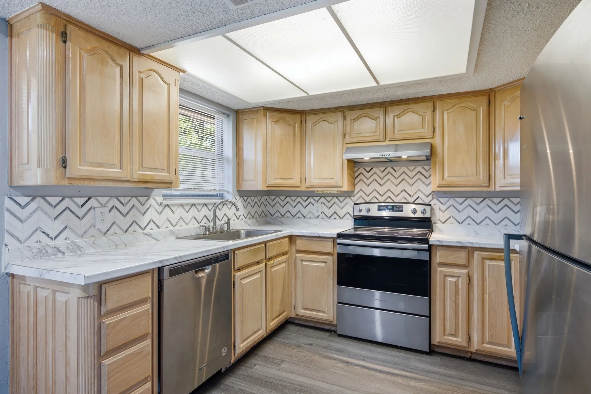 Single Family Residence For Rent in Tarrant County , 512 Sussex Drive, Arlington, Texas 76014, 3 Bedroom, 2 Bathroom, 1 Garage spaces, 1,501 Sqft, built in 1973, mls#21346386, Real Estate Agent in Arlington, Homes For Rent in Tarrant county, Homes For Rent in Arlington, Realtor in Arlington Texas, Real Estate Brokerage Independent Realty Texas, Luminita Cordes Realtor
