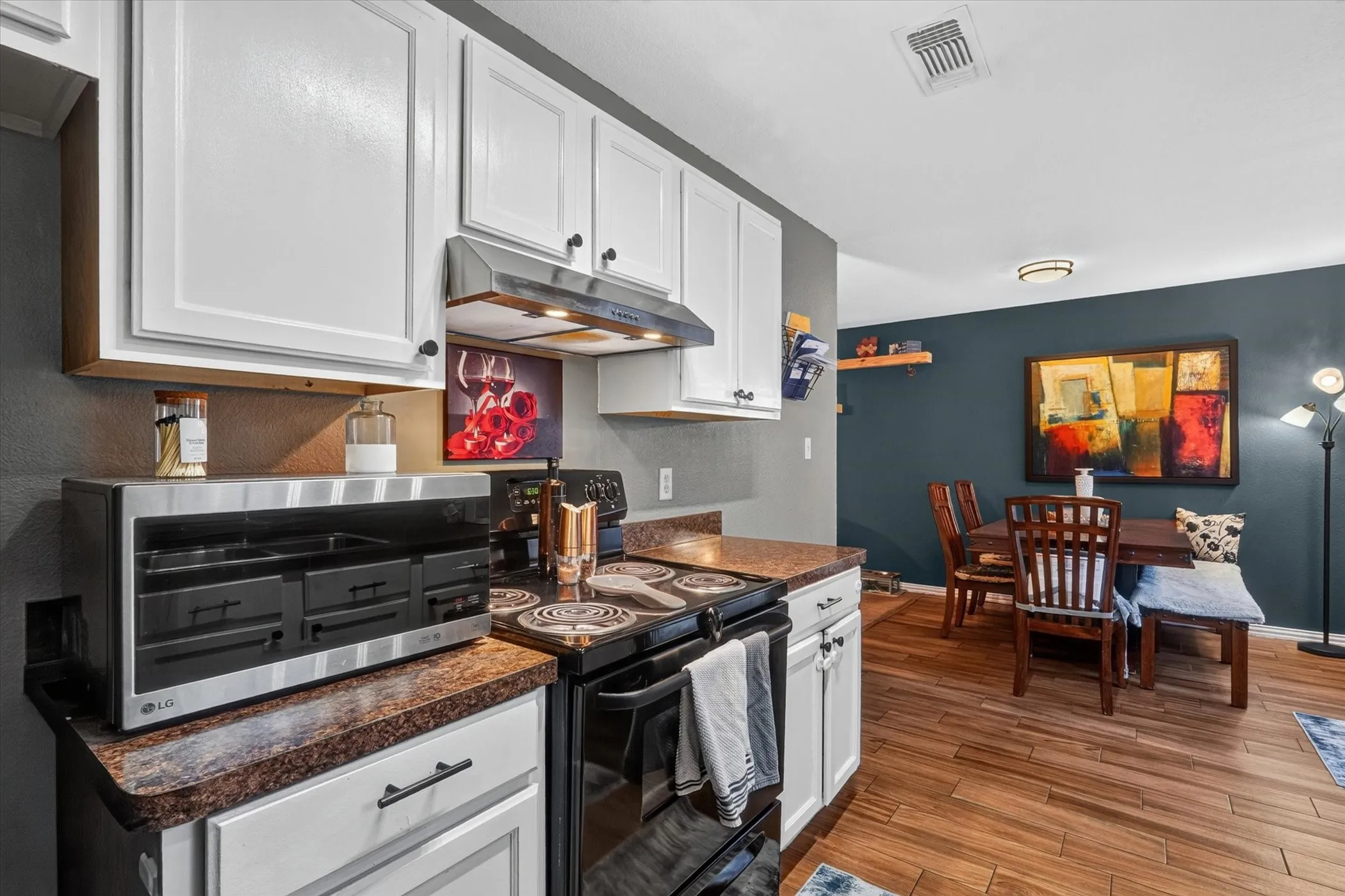 Single Family Residence For Sale in Tarrant County , 1200 E Georgian Road, Saginaw, Texas 76179, 3 Bedroom, 2 Bathroom, 2 Garage spaces, 1,529 Sqft, built in 1978, mls#21344007, Real Estate Agent in Saginaw, Homes For Sale in Tarrant county, Homes For Sale in Saginaw, Realtor in Saginaw Texas, Real Estate Brokerage Independent Realty Texas, Luminita Cordes Realtor