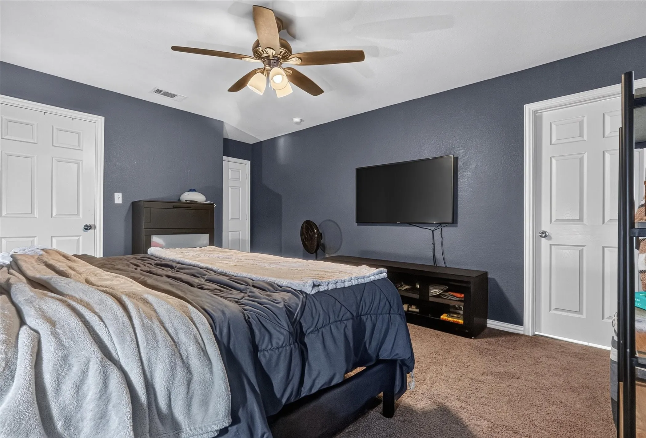 Single Family Residence For Sale in Tarrant County , 1200 E Georgian Road, Saginaw, Texas 76179, 3 Bedroom, 2 Bathroom, 2 Garage spaces, 1,529 Sqft, built in 1978, mls#21344007, Real Estate Agent in Saginaw, Homes For Sale in Tarrant county, Homes For Sale in Saginaw, Realtor in Saginaw Texas, Real Estate Brokerage Independent Realty Texas, Luminita Cordes Realtor