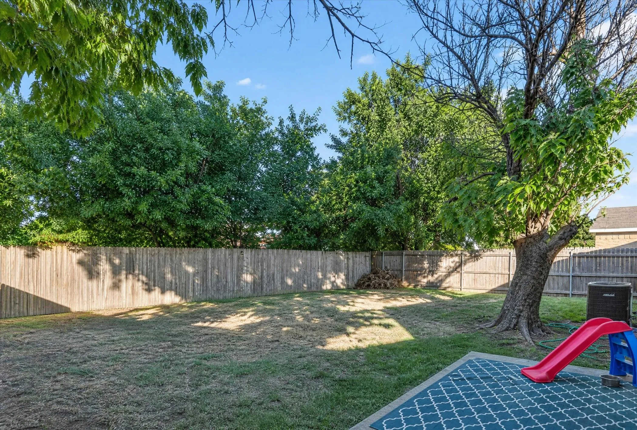 Single Family Residence For Sale in Tarrant County , 1200 E Georgian Road, Saginaw, Texas 76179, 3 Bedroom, 2 Bathroom, 2 Garage spaces, 1,529 Sqft, built in 1978, mls#21344007, Real Estate Agent in Saginaw, Homes For Sale in Tarrant county, Homes For Sale in Saginaw, Realtor in Saginaw Texas, Real Estate Brokerage Independent Realty Texas, Luminita Cordes Realtor