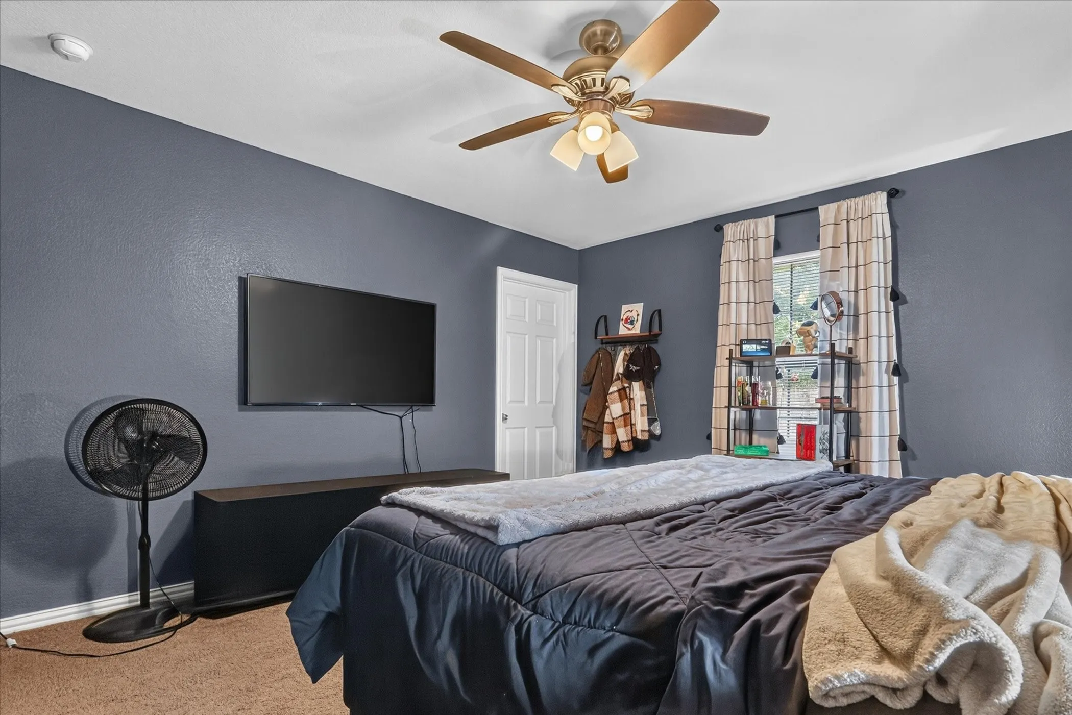 Single Family Residence For Sale in Tarrant County , 1200 E Georgian Road, Saginaw, Texas 76179, 3 Bedroom, 2 Bathroom, 2 Garage spaces, 1,529 Sqft, built in 1978, mls#21344007, Real Estate Agent in Saginaw, Homes For Sale in Tarrant county, Homes For Sale in Saginaw, Realtor in Saginaw Texas, Real Estate Brokerage Independent Realty Texas, Luminita Cordes Realtor