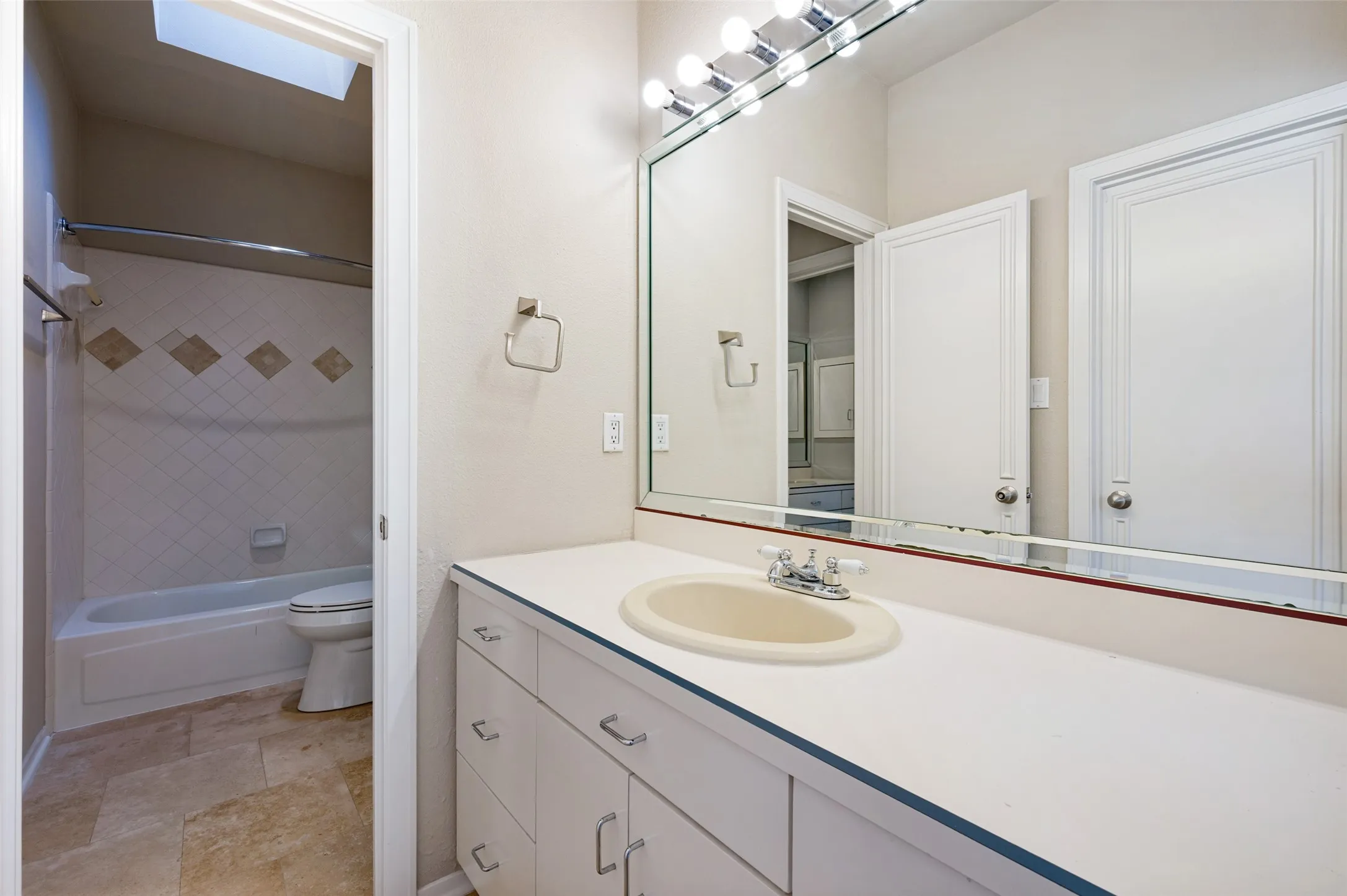 Single Family Residence For Sale in Collin County , 2532 Pelican Bay Drive, Plano, Texas 75093, 5 Bedroom, 5 Bathroom, 3 Garage spaces, 3,965 Sqft, built in 1988, mls#21344452, Real Estate Agent in Plano, Homes For Sale in Collin county, Homes For Sale in Plano, Realtor in Plano Texas, Real Estate Brokerage Independent Realty Texas, Luminita Cordes Realtor
