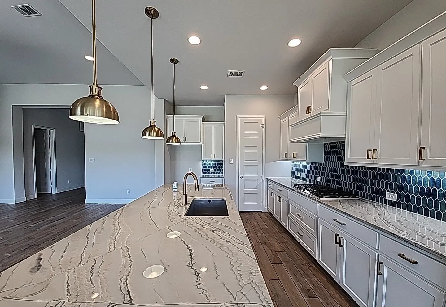 Single Family Residence For Sale in Tarrant County , 2193 Cloverfern Way, Haslet, Texas 76052, 4 Bedroom, 4 Bathroom, 3 Garage spaces, 3,151 Sqft, built in 2023, mls#21346416, Real Estate Agent in Haslet, Homes For Sale in Tarrant county, Homes For Sale in Haslet, Realtor in Haslet Texas, Real Estate Brokerage Independent Realty Texas, Luminita Cordes Realtor