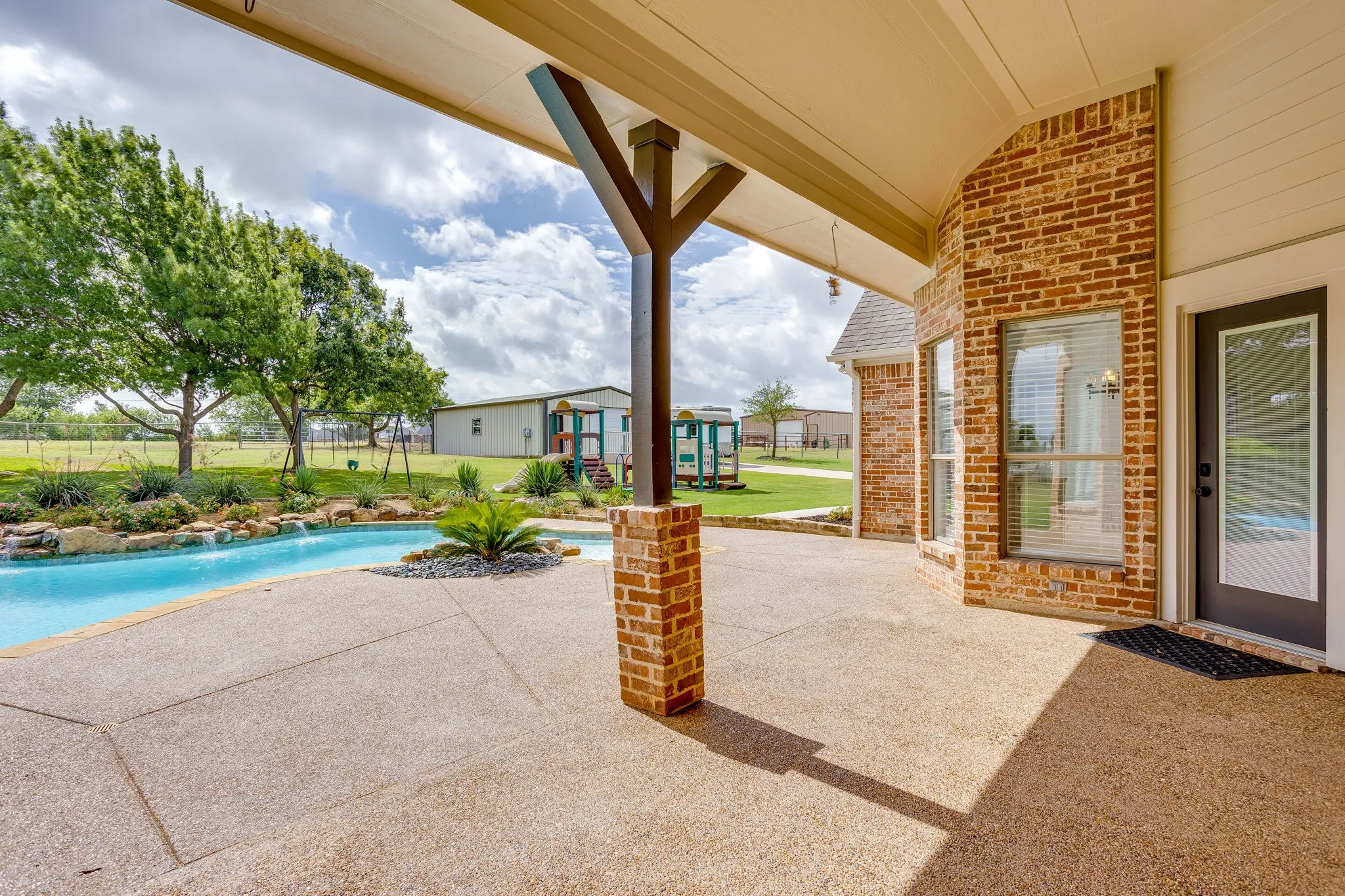 Single Family Residence For Sale in Tarrant County , 13516 Haslet Court, Haslet, Texas 76052, 4 Bedroom, 2 Bathroom, 5 Garage spaces, 2,704 Sqft, built in 1997, Price $950,000, mls#21346428, Real Estate Agent in Haslet, Homes For Sale in Tarrant county, Homes For Sale in Haslet, Realtor in Haslet Texas, Real Estate Brokerage Independent Realty Texas, Luminita Cordes Realtor