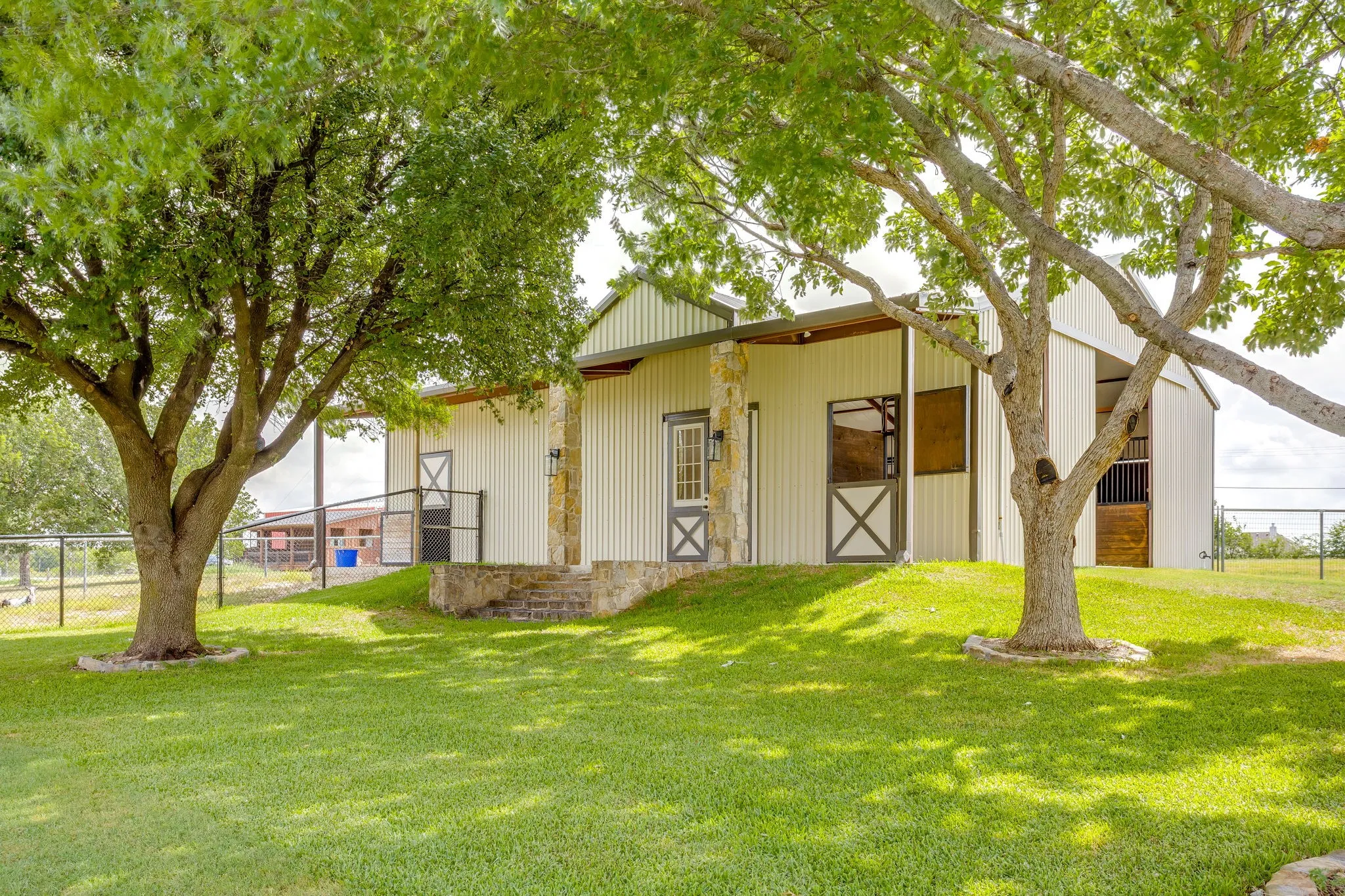 Single Family Residence For Sale in Tarrant County , 13516 Haslet Court, Haslet, Texas 76052, 4 Bedroom, 2 Bathroom, 5 Garage spaces, 2,704 Sqft, built in 1997, Price $950,000, mls#21346428, Real Estate Agent in Haslet, Homes For Sale in Tarrant county, Homes For Sale in Haslet, Realtor in Haslet Texas, Real Estate Brokerage Independent Realty Texas, Luminita Cordes Realtor