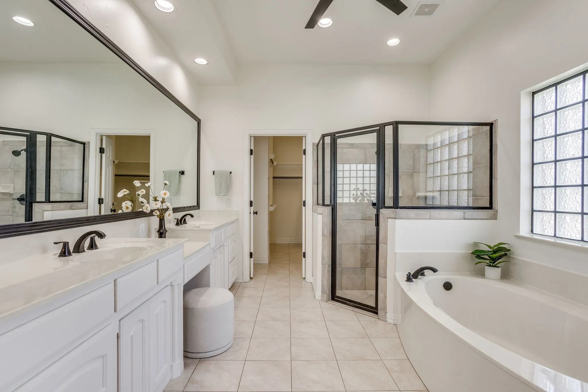 Single Family Residence For Sale in Tarrant County , 13516 Haslet Court, Haslet, Texas 76052, 4 Bedroom, 2 Bathroom, 5 Garage spaces, 2,704 Sqft, built in 1997, Price $950,000, mls#21346428, Real Estate Agent in Haslet, Homes For Sale in Tarrant county, Homes For Sale in Haslet, Realtor in Haslet Texas, Real Estate Brokerage Independent Realty Texas, Luminita Cordes Realtor
