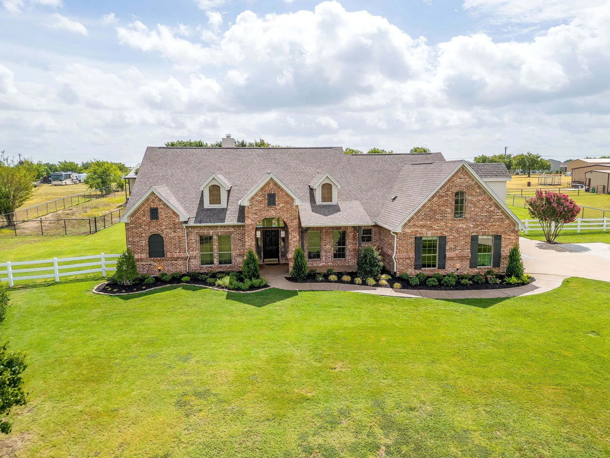 Single Family Residence For Sale in Tarrant County , 13516 Haslet Court, Haslet, Texas 76052, 4 Bedroom, 2 Bathroom, 5 Garage spaces, 2,704 Sqft, built in 1997, Price $950,000, mls#21346428, Real Estate Agent in Haslet, Homes For Sale in Tarrant county, Homes For Sale in Haslet, Realtor in Haslet Texas, Real Estate Brokerage Independent Realty Texas, Luminita Cordes Realtor