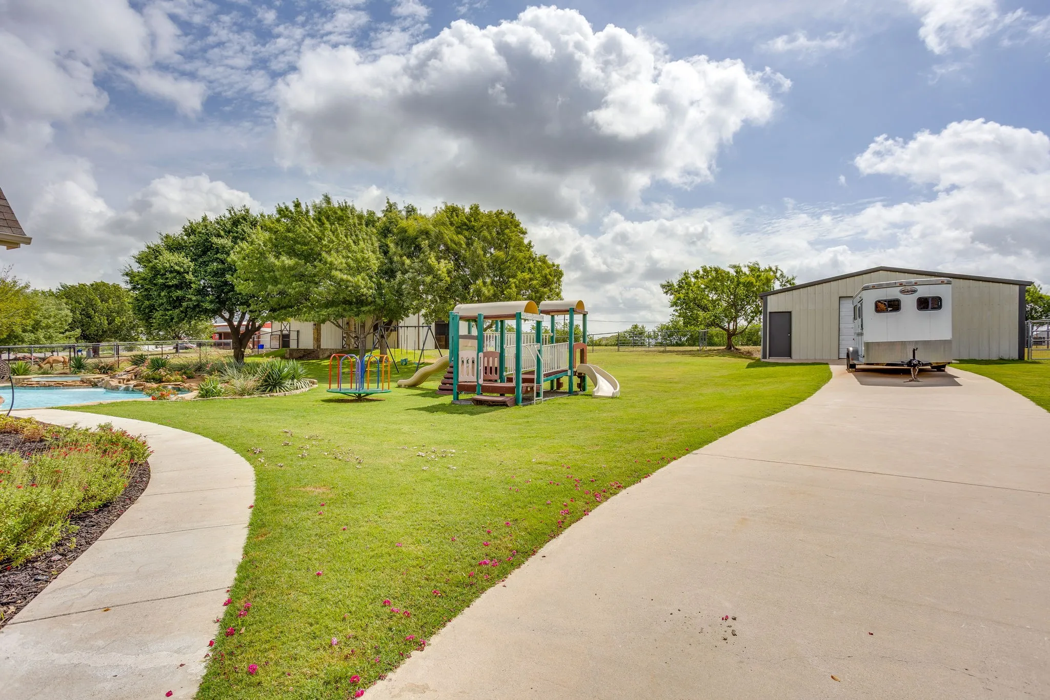 Single Family Residence For Sale in Tarrant County , 13516 Haslet Court, Haslet, Texas 76052, 4 Bedroom, 2 Bathroom, 5 Garage spaces, 2,704 Sqft, built in 1997, Price $950,000, mls#21346428, Real Estate Agent in Haslet, Homes For Sale in Tarrant county, Homes For Sale in Haslet, Realtor in Haslet Texas, Real Estate Brokerage Independent Realty Texas, Luminita Cordes Realtor