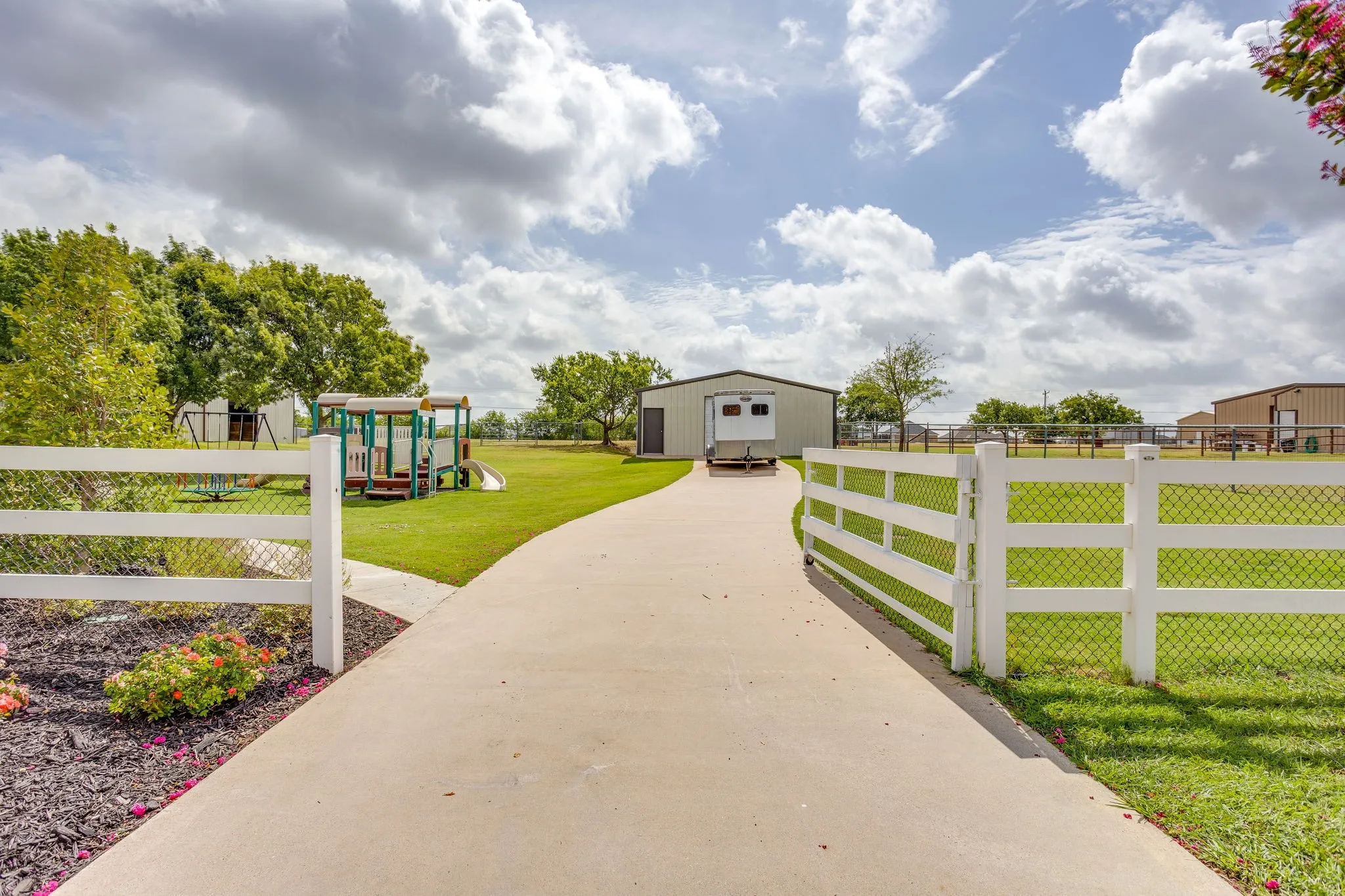 Single Family Residence For Sale in Tarrant County , 13516 Haslet Court, Haslet, Texas 76052, 4 Bedroom, 2 Bathroom, 5 Garage spaces, 2,704 Sqft, built in 1997, Price $950,000, mls#21346428, Real Estate Agent in Haslet, Homes For Sale in Tarrant county, Homes For Sale in Haslet, Realtor in Haslet Texas, Real Estate Brokerage Independent Realty Texas, Luminita Cordes Realtor