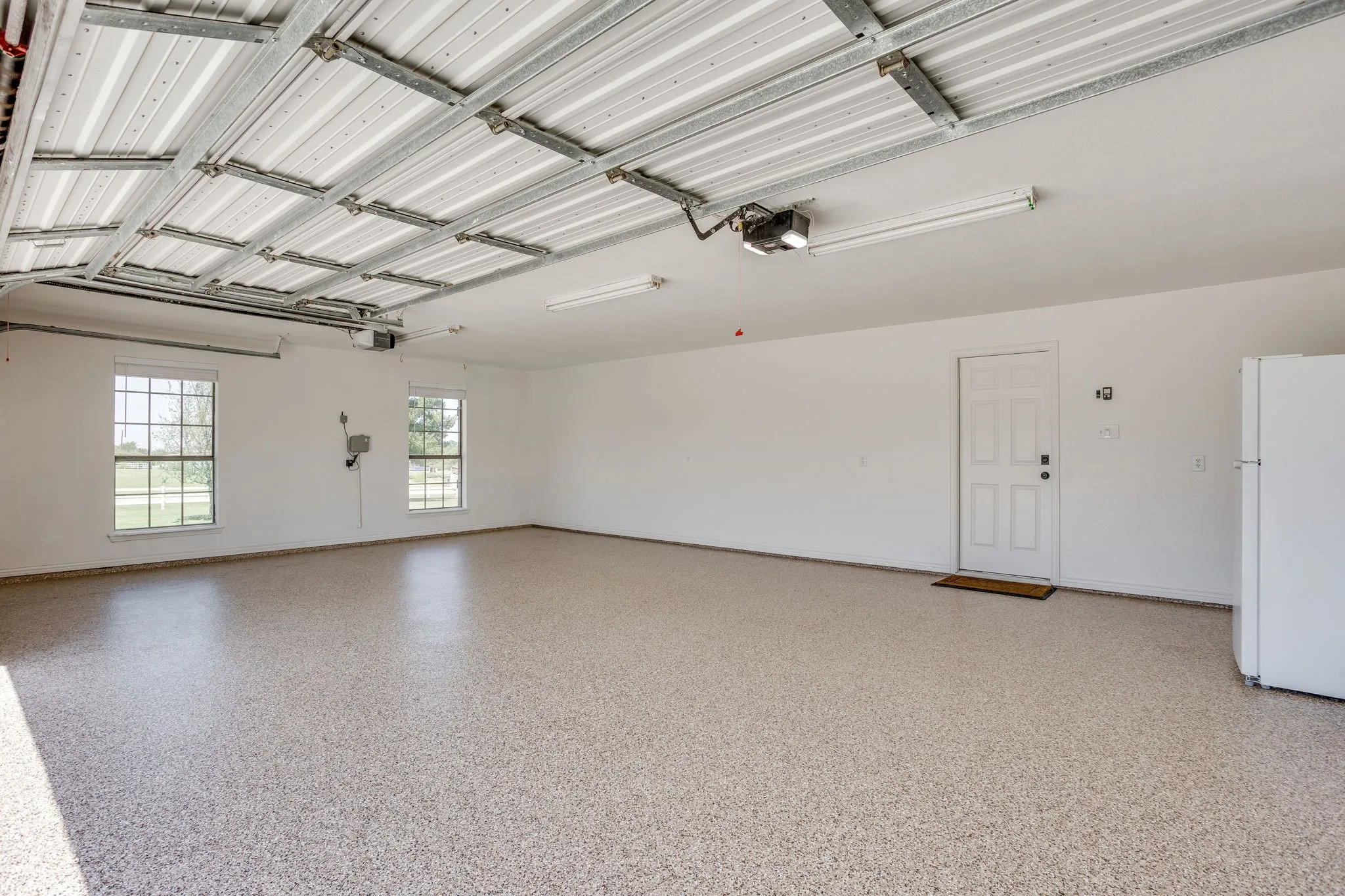 3 car with epoxy floors
