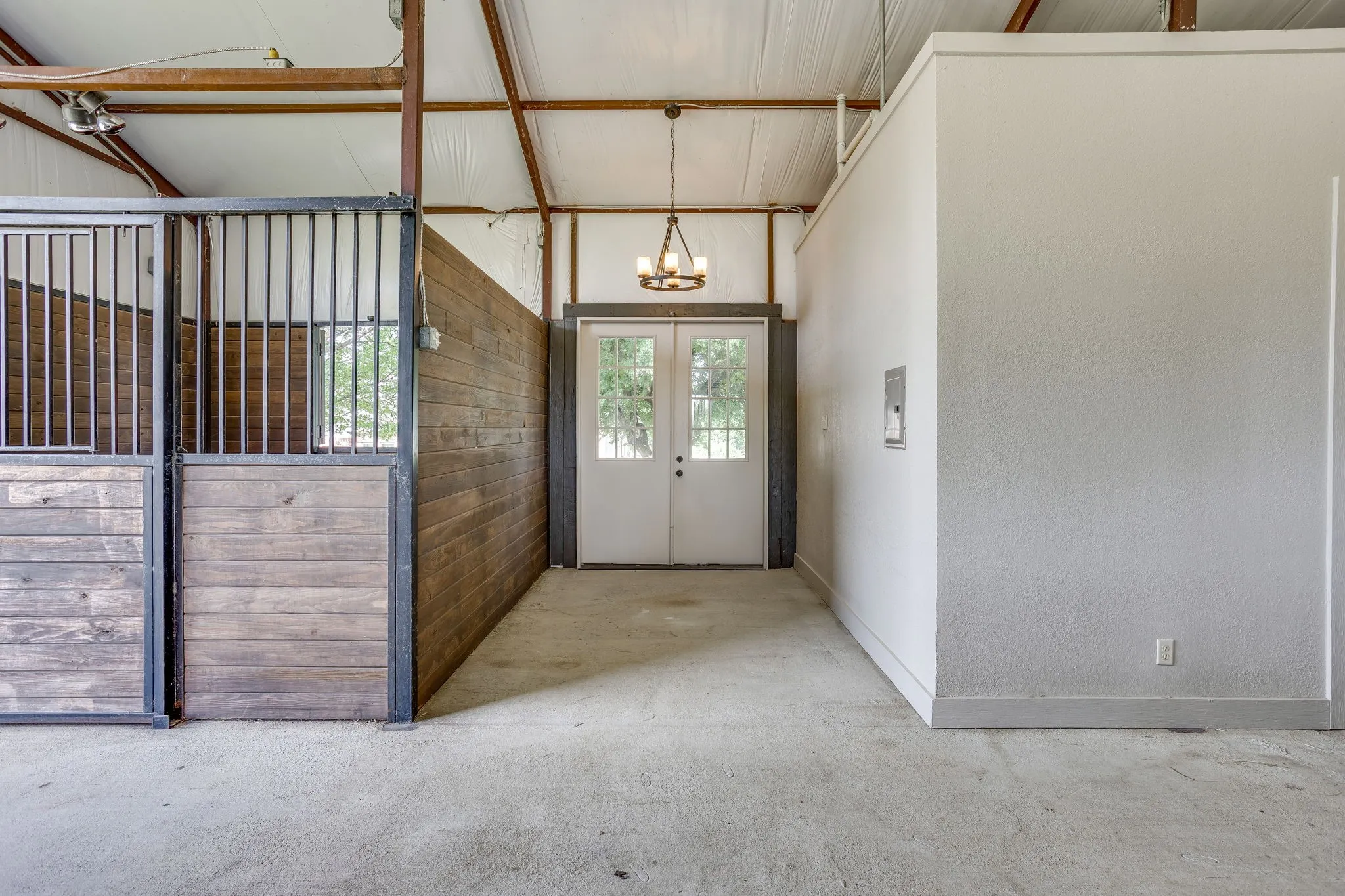 Single Family Residence For Sale in Tarrant County , 13516 Haslet Court, Haslet, Texas 76052, 4 Bedroom, 2 Bathroom, 5 Garage spaces, 2,704 Sqft, built in 1997, Price $950,000, mls#21346428, Real Estate Agent in Haslet, Homes For Sale in Tarrant county, Homes For Sale in Haslet, Realtor in Haslet Texas, Real Estate Brokerage Independent Realty Texas, Luminita Cordes Realtor