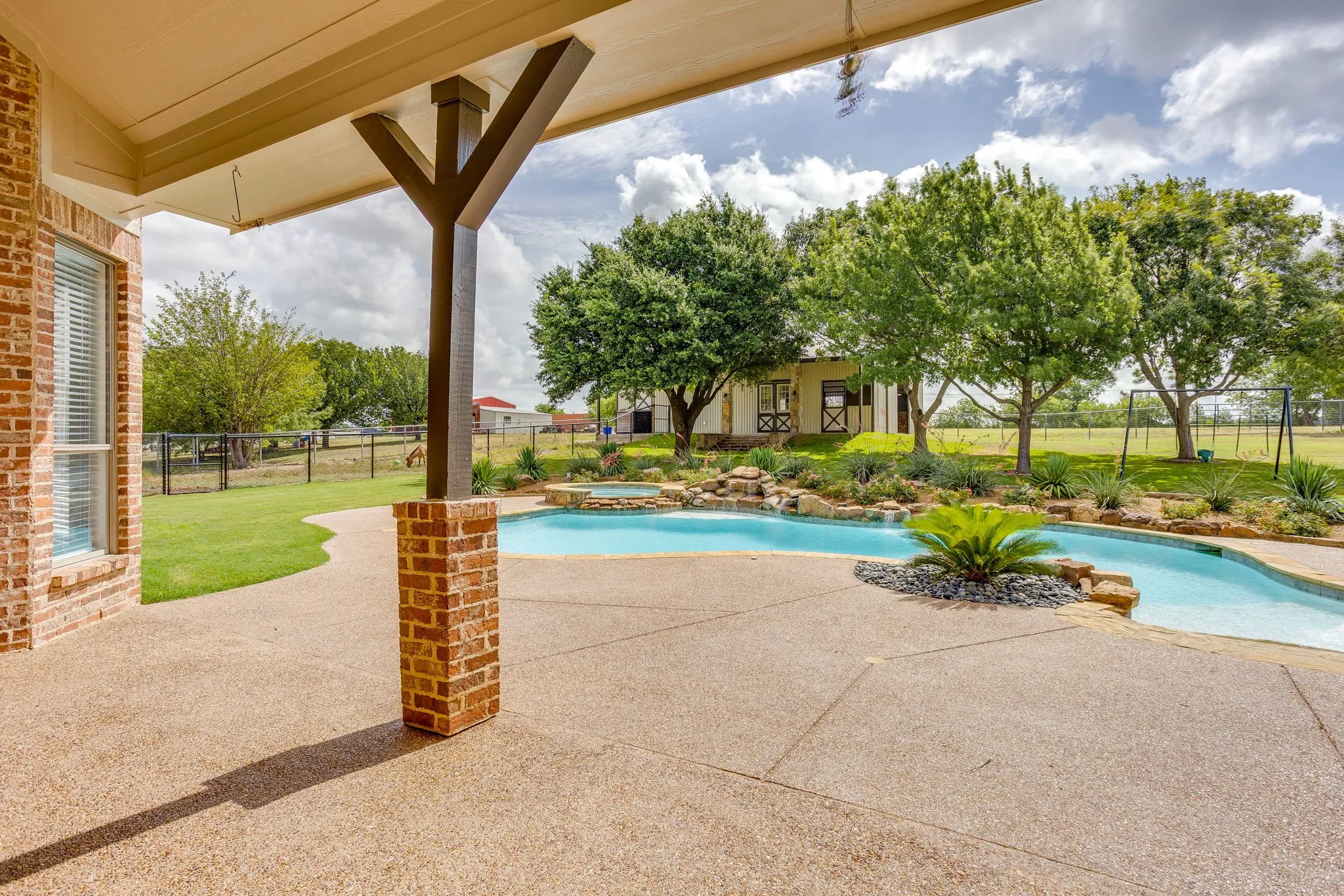 Single Family Residence For Sale in Tarrant County , 13516 Haslet Court, Haslet, Texas 76052, 4 Bedroom, 2 Bathroom, 5 Garage spaces, 2,704 Sqft, built in 1997, Price $950,000, mls#21346428, Real Estate Agent in Haslet, Homes For Sale in Tarrant county, Homes For Sale in Haslet, Realtor in Haslet Texas, Real Estate Brokerage Independent Realty Texas, Luminita Cordes Realtor