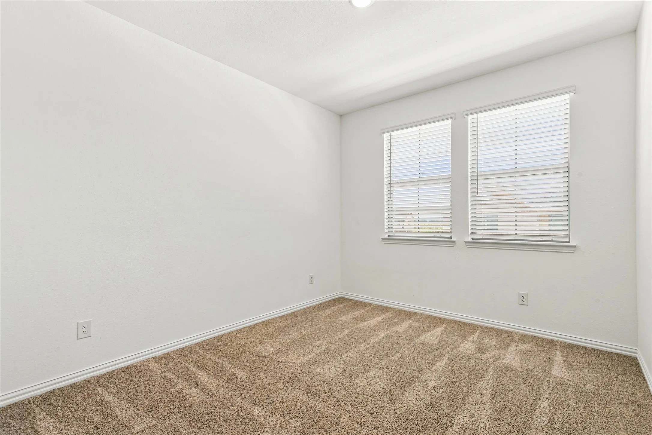 Townhouse For Rent in Denton County , 537 Parkside Drive, Argyle, Texas 76226, 3 Bedroom, 3 Bathroom, 2 Garage spaces, 1,702 Sqft, built in 2023, mls#21345199, Real Estate Agent in Argyle, Homes For Rent in Denton county, Homes For Rent in Argyle, Realtor in Argyle Texas, Real Estate Brokerage Independent Realty Texas, Luminita Cordes Realtor