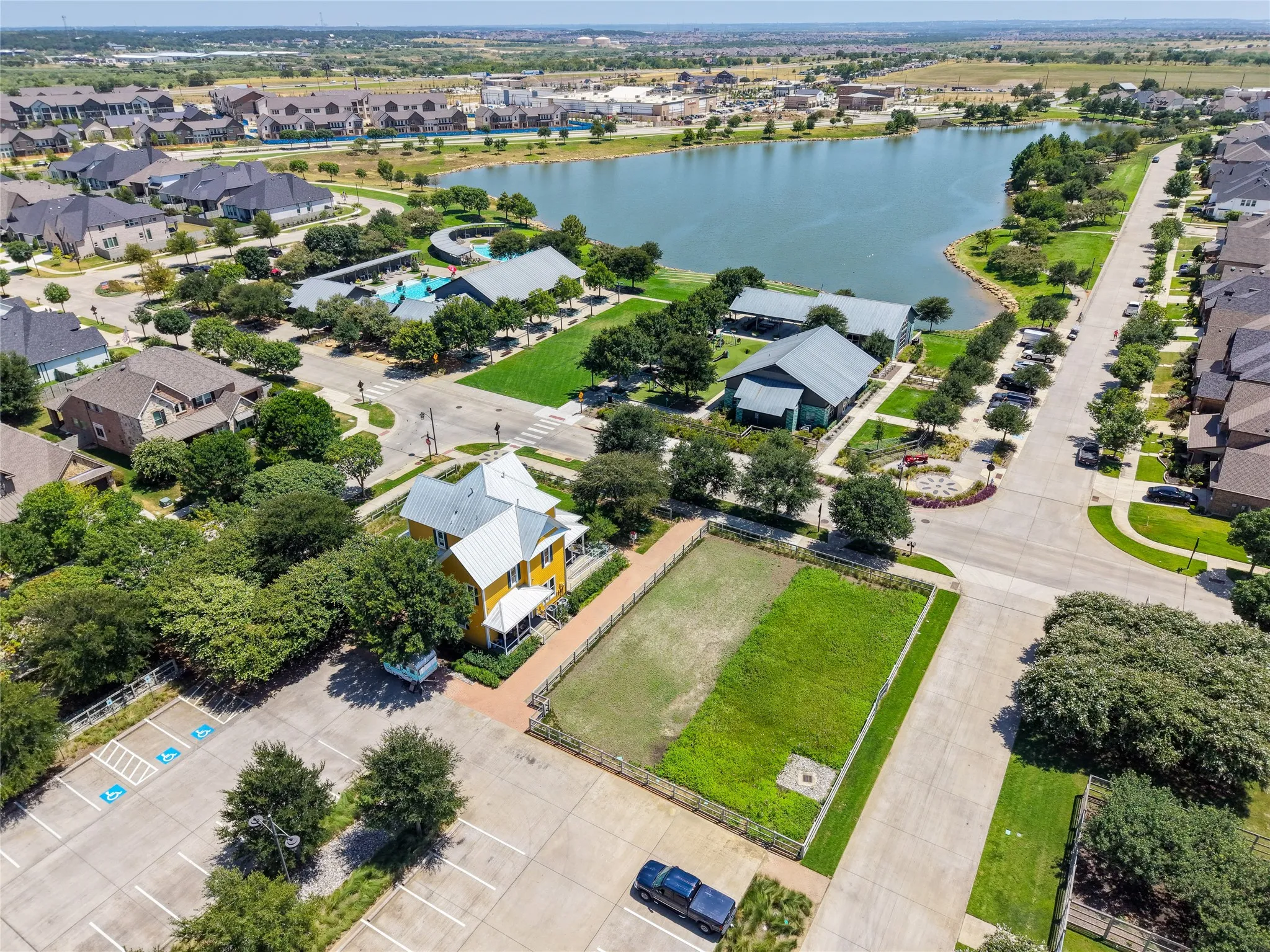 Townhouse For Rent in Denton County , 537 Parkside Drive, Argyle, Texas 76226, 3 Bedroom, 3 Bathroom, 2 Garage spaces, 1,702 Sqft, built in 2023, mls#21345199, Real Estate Agent in Argyle, Homes For Rent in Denton county, Homes For Rent in Argyle, Realtor in Argyle Texas, Real Estate Brokerage Independent Realty Texas, Luminita Cordes Realtor