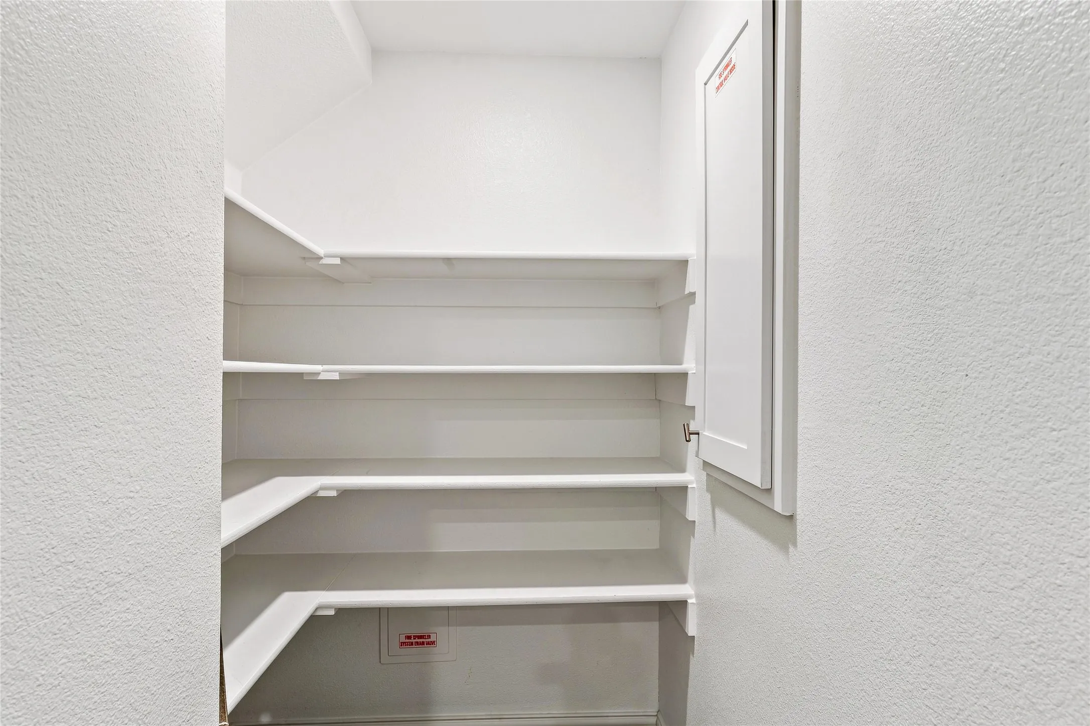 Townhouse For Rent in Denton County , 537 Parkside Drive, Argyle, Texas 76226, 3 Bedroom, 3 Bathroom, 2 Garage spaces, 1,702 Sqft, built in 2023, mls#21345199, Real Estate Agent in Argyle, Homes For Rent in Denton county, Homes For Rent in Argyle, Realtor in Argyle Texas, Real Estate Brokerage Independent Realty Texas, Luminita Cordes Realtor