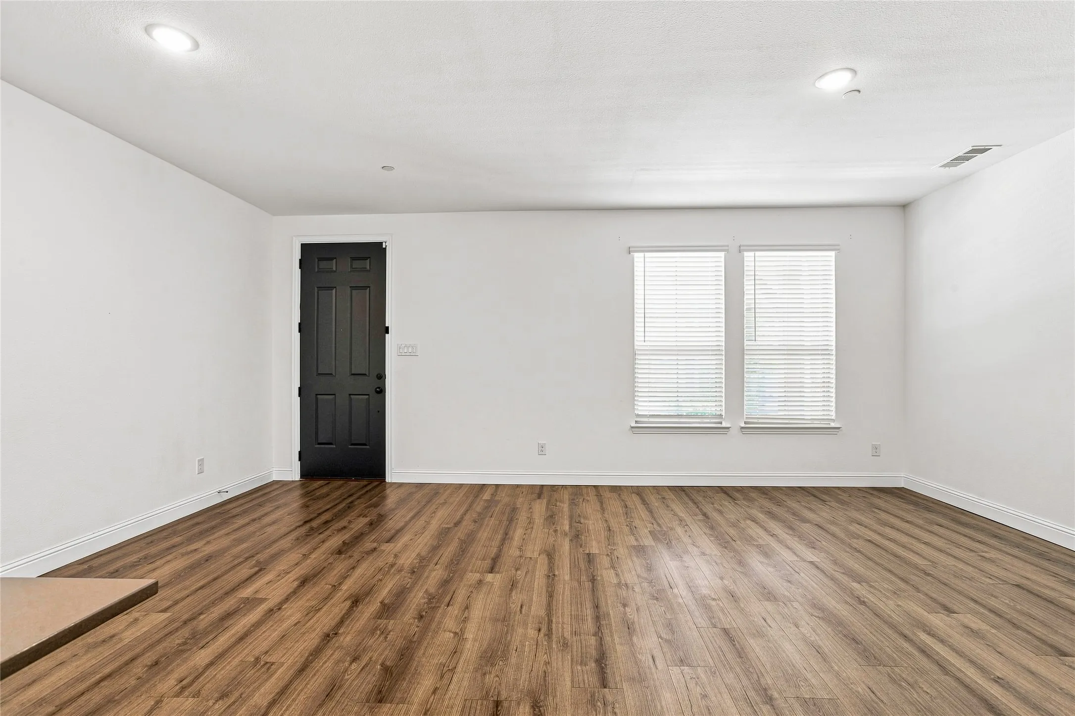 Townhouse For Rent in Denton County , 537 Parkside Drive, Argyle, Texas 76226, 3 Bedroom, 3 Bathroom, 2 Garage spaces, 1,702 Sqft, built in 2023, mls#21345199, Real Estate Agent in Argyle, Homes For Rent in Denton county, Homes For Rent in Argyle, Realtor in Argyle Texas, Real Estate Brokerage Independent Realty Texas, Luminita Cordes Realtor