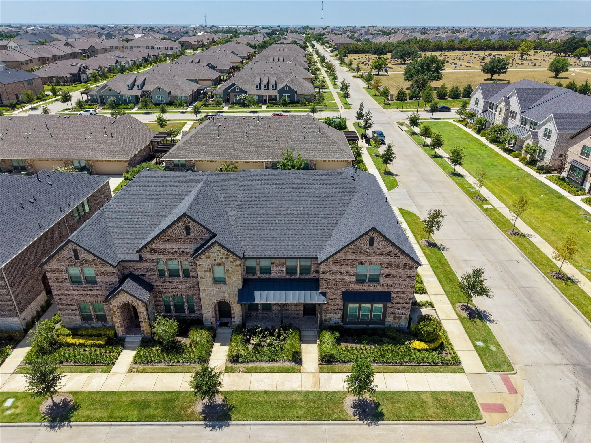 Townhouse For Rent in Denton County , 537 Parkside Drive, Argyle, Texas 76226, 3 Bedroom, 3 Bathroom, 2 Garage spaces, 1,702 Sqft, built in 2023, mls#21345199, Real Estate Agent in Argyle, Homes For Rent in Denton county, Homes For Rent in Argyle, Realtor in Argyle Texas, Real Estate Brokerage Independent Realty Texas, Luminita Cordes Realtor