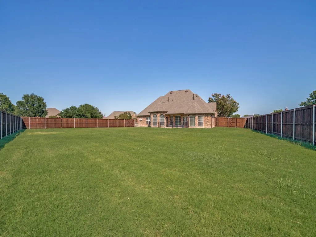 Single Family Residence For Sale in Kaufman County , 10074 Tipperary Trail, Forney, Texas 75126, 3 Bedroom, 3 Bathroom, 2 Garage spaces, 2,560 Sqft, built in 1999, mls#21346179, Real Estate Agent in Forney, Homes For Sale in Kaufman county, Homes For Sale in Forney, Realtor in Forney Texas, Real Estate Brokerage Independent Realty Texas, Luminita Cordes Realtor