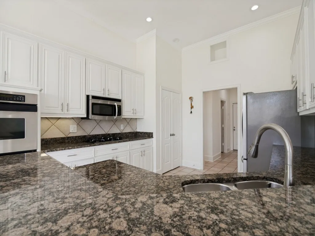 Single Family Residence For Sale in Kaufman County , 10074 Tipperary Trail, Forney, Texas 75126, 3 Bedroom, 3 Bathroom, 2 Garage spaces, 2,560 Sqft, built in 1999, mls#21346179, Real Estate Agent in Forney, Homes For Sale in Kaufman county, Homes For Sale in Forney, Realtor in Forney Texas, Real Estate Brokerage Independent Realty Texas, Luminita Cordes Realtor