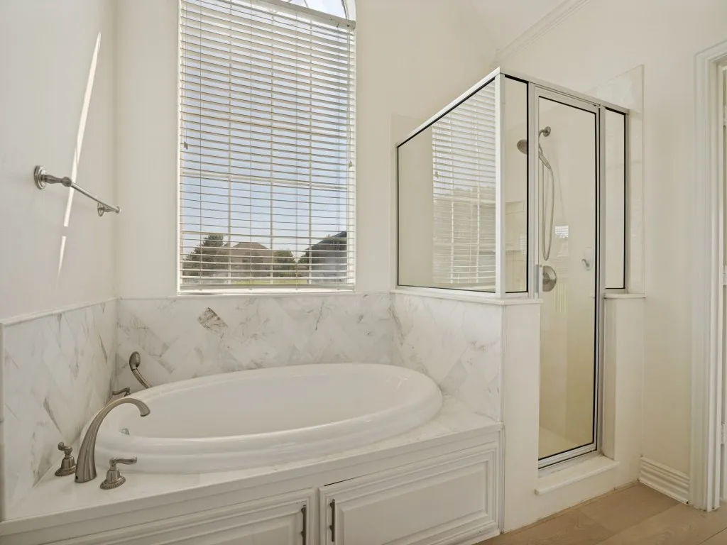 Single Family Residence For Sale in Kaufman County , 10074 Tipperary Trail, Forney, Texas 75126, 3 Bedroom, 3 Bathroom, 2 Garage spaces, 2,560 Sqft, built in 1999, mls#21346179, Real Estate Agent in Forney, Homes For Sale in Kaufman county, Homes For Sale in Forney, Realtor in Forney Texas, Real Estate Brokerage Independent Realty Texas, Luminita Cordes Realtor