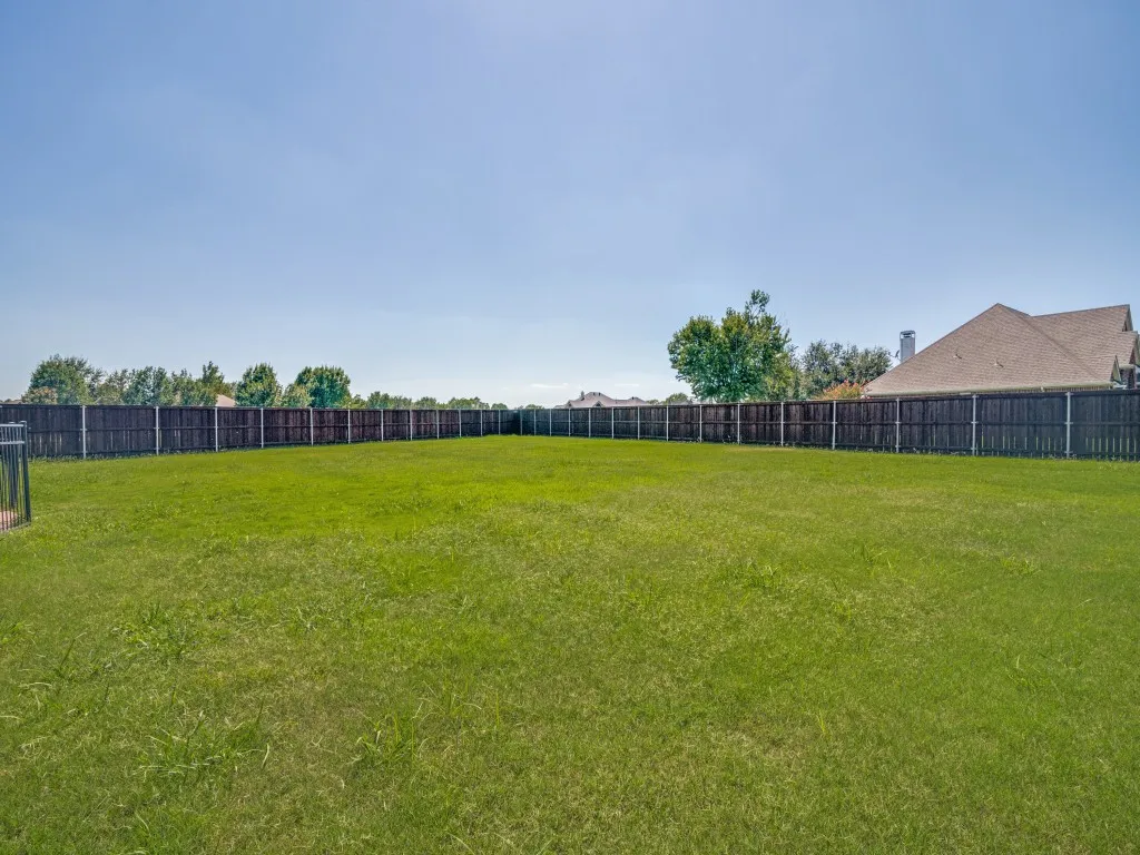 Single Family Residence For Sale in Kaufman County , 10074 Tipperary Trail, Forney, Texas 75126, 3 Bedroom, 3 Bathroom, 2 Garage spaces, 2,560 Sqft, built in 1999, mls#21346179, Real Estate Agent in Forney, Homes For Sale in Kaufman county, Homes For Sale in Forney, Realtor in Forney Texas, Real Estate Brokerage Independent Realty Texas, Luminita Cordes Realtor