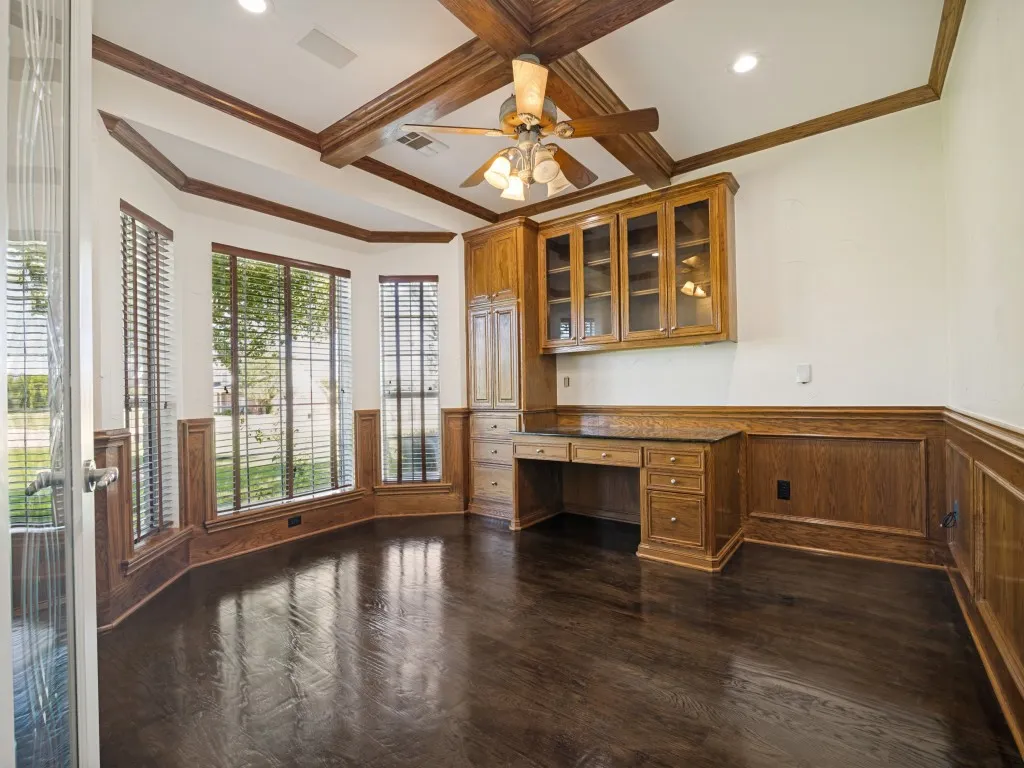 Single Family Residence For Sale in Kaufman County , 10074 Tipperary Trail, Forney, Texas 75126, 3 Bedroom, 3 Bathroom, 2 Garage spaces, 2,560 Sqft, built in 1999, mls#21346179, Real Estate Agent in Forney, Homes For Sale in Kaufman county, Homes For Sale in Forney, Realtor in Forney Texas, Real Estate Brokerage Independent Realty Texas, Luminita Cordes Realtor
