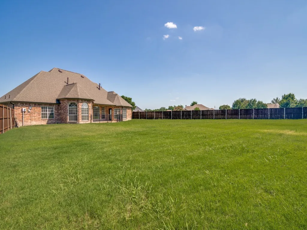 Single Family Residence For Sale in Kaufman County , 10074 Tipperary Trail, Forney, Texas 75126, 3 Bedroom, 3 Bathroom, 2 Garage spaces, 2,560 Sqft, built in 1999, mls#21346179, Real Estate Agent in Forney, Homes For Sale in Kaufman county, Homes For Sale in Forney, Realtor in Forney Texas, Real Estate Brokerage Independent Realty Texas, Luminita Cordes Realtor