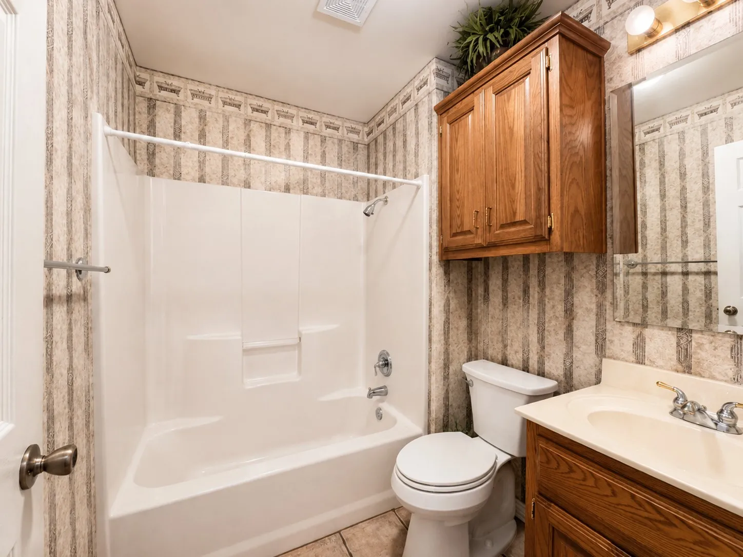 Single Family Residence For Sale in Titus County , 1712 CR 4240, Mt Pleasant, Texas 75455, 3 Bedrooms, 2 Bathrooms, 2 Garage spaces, 2,241 Sqft, built in 1999, Price $399,000, mls#21346465, Real Estate Agent in Mt Pleasant, Homes For Sale in Titus county, Homes For Sale in Mt Pleasant, Realtor in Mt Pleasant Texas, Real Estate Brokerage Independent Realty Texas, Luminita Cordes Realtor