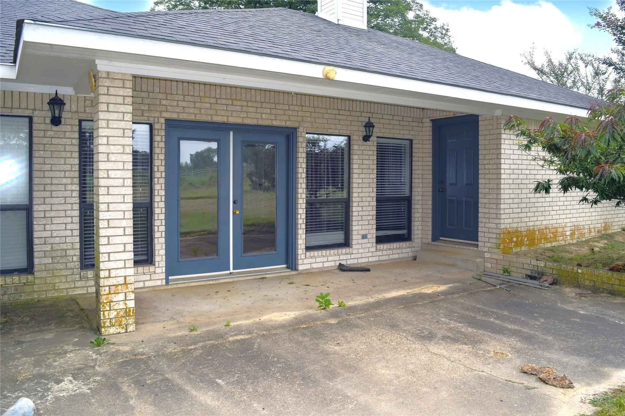 Single Family Residence For Sale in Titus County , 1712 CR 4240, Mt Pleasant, Texas 75455, 3 Bedrooms, 2 Bathrooms, 2 Garage spaces, 2,241 Sqft, built in 1999, Price $399,000, mls#21346465, Real Estate Agent in Mt Pleasant, Homes For Sale in Titus county, Homes For Sale in Mt Pleasant, Realtor in Mt Pleasant Texas, Real Estate Brokerage Independent Realty Texas, Luminita Cordes Realtor