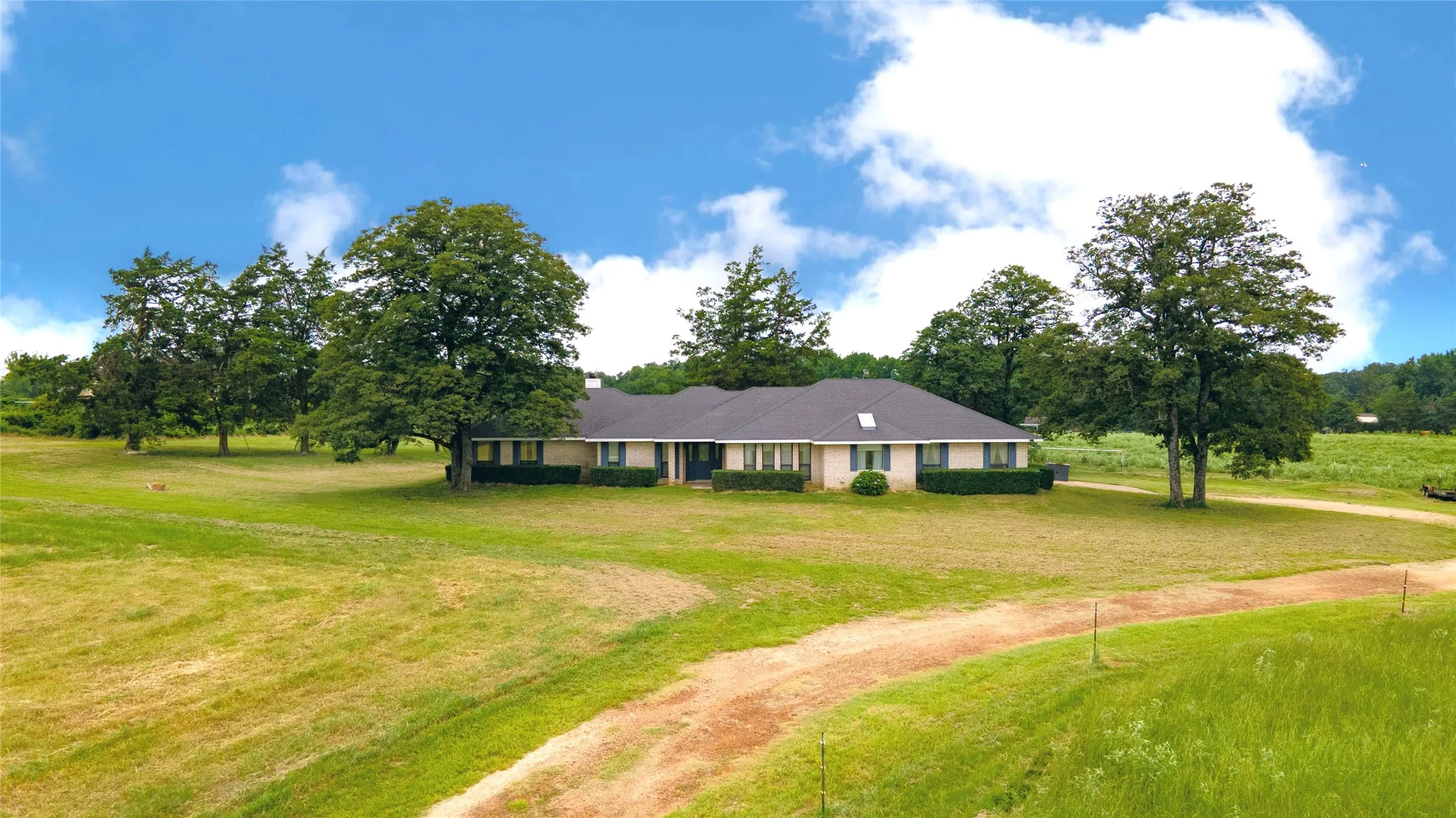 Single Family Residence For Sale in Titus County , 1712 CR 4240, Mt Pleasant, Texas 75455, 3 Bedrooms, 2 Bathrooms, 2 Garage spaces, 2,241 Sqft, built in 1999, Price $399,000, mls#21346465, Real Estate Agent in Mt Pleasant, Homes For Sale in Titus county, Homes For Sale in Mt Pleasant, Realtor in Mt Pleasant Texas, Real Estate Brokerage Independent Realty Texas, Luminita Cordes Realtor
