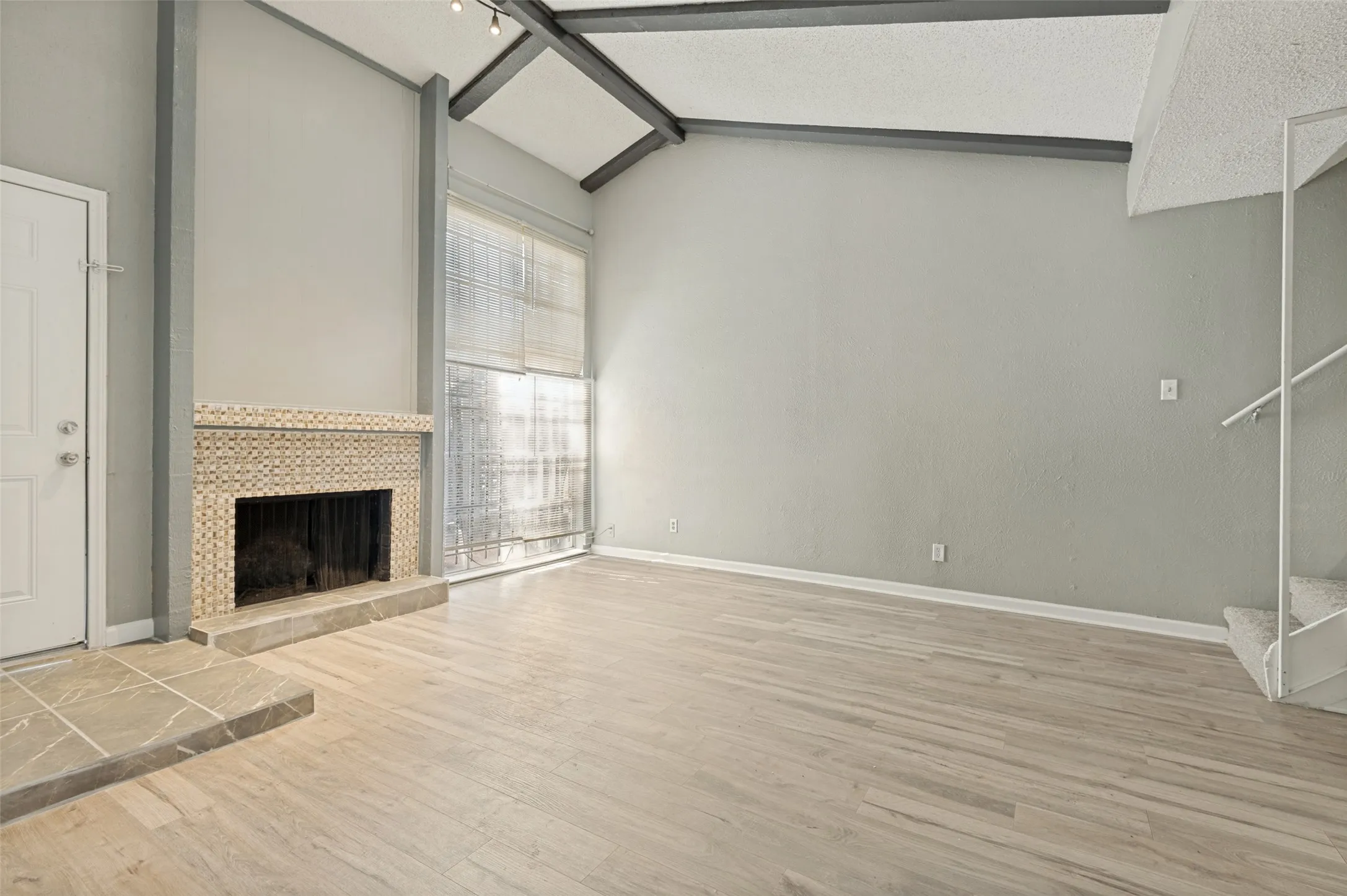 Townhouse For Sale in Dallas County , 2640 Santiago Circle, Grand Prairie, Texas 75052, 3 Bedroom, 2 Bathroom, Garage spaces, 1,210 Sqft, built in 1973, mls#21341692, Real Estate Agent in Grand Prairie, Homes For Sale in Dallas county, Homes For Sale in Grand Prairie, Realtor in Grand Prairie Texas, Real Estate Brokerage Independent Realty Texas, Luminita Cordes Realtor