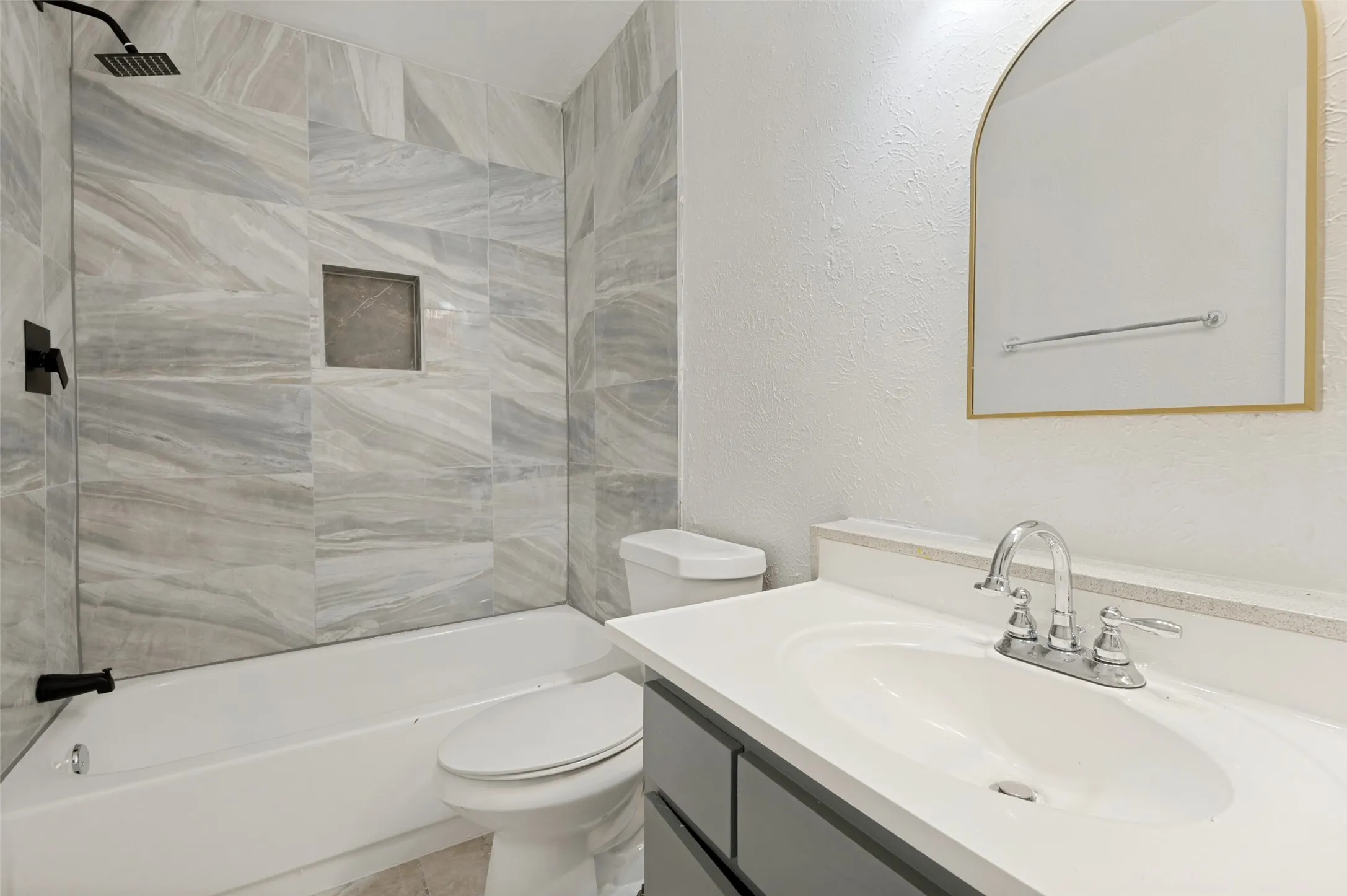Townhouse For Sale in Dallas County , 2640 Santiago Circle, Grand Prairie, Texas 75052, 3 Bedroom, 2 Bathroom, Garage spaces, 1,210 Sqft, built in 1973, mls#21341692, Real Estate Agent in Grand Prairie, Homes For Sale in Dallas county, Homes For Sale in Grand Prairie, Realtor in Grand Prairie Texas, Real Estate Brokerage Independent Realty Texas, Luminita Cordes Realtor