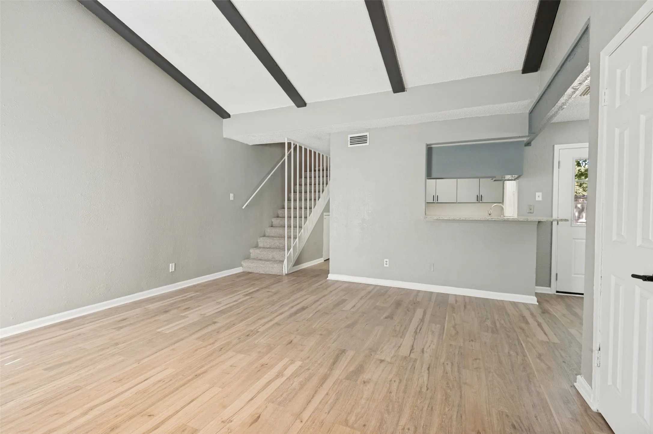 Townhouse For Sale in Dallas County , 2640 Santiago Circle, Grand Prairie, Texas 75052, 3 Bedroom, 2 Bathroom, Garage spaces, 1,210 Sqft, built in 1973, mls#21341692, Real Estate Agent in Grand Prairie, Homes For Sale in Dallas county, Homes For Sale in Grand Prairie, Realtor in Grand Prairie Texas, Real Estate Brokerage Independent Realty Texas, Luminita Cordes Realtor