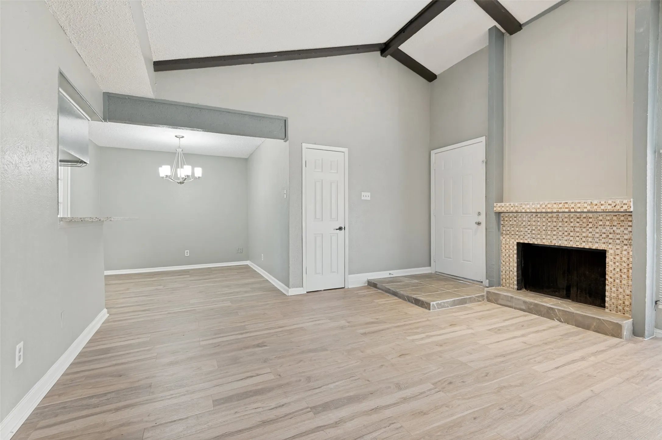 Townhouse For Sale in Dallas County , 2640 Santiago Circle, Grand Prairie, Texas 75052, 3 Bedroom, 2 Bathroom, Garage spaces, 1,210 Sqft, built in 1973, mls#21341692, Real Estate Agent in Grand Prairie, Homes For Sale in Dallas county, Homes For Sale in Grand Prairie, Realtor in Grand Prairie Texas, Real Estate Brokerage Independent Realty Texas, Luminita Cordes Realtor