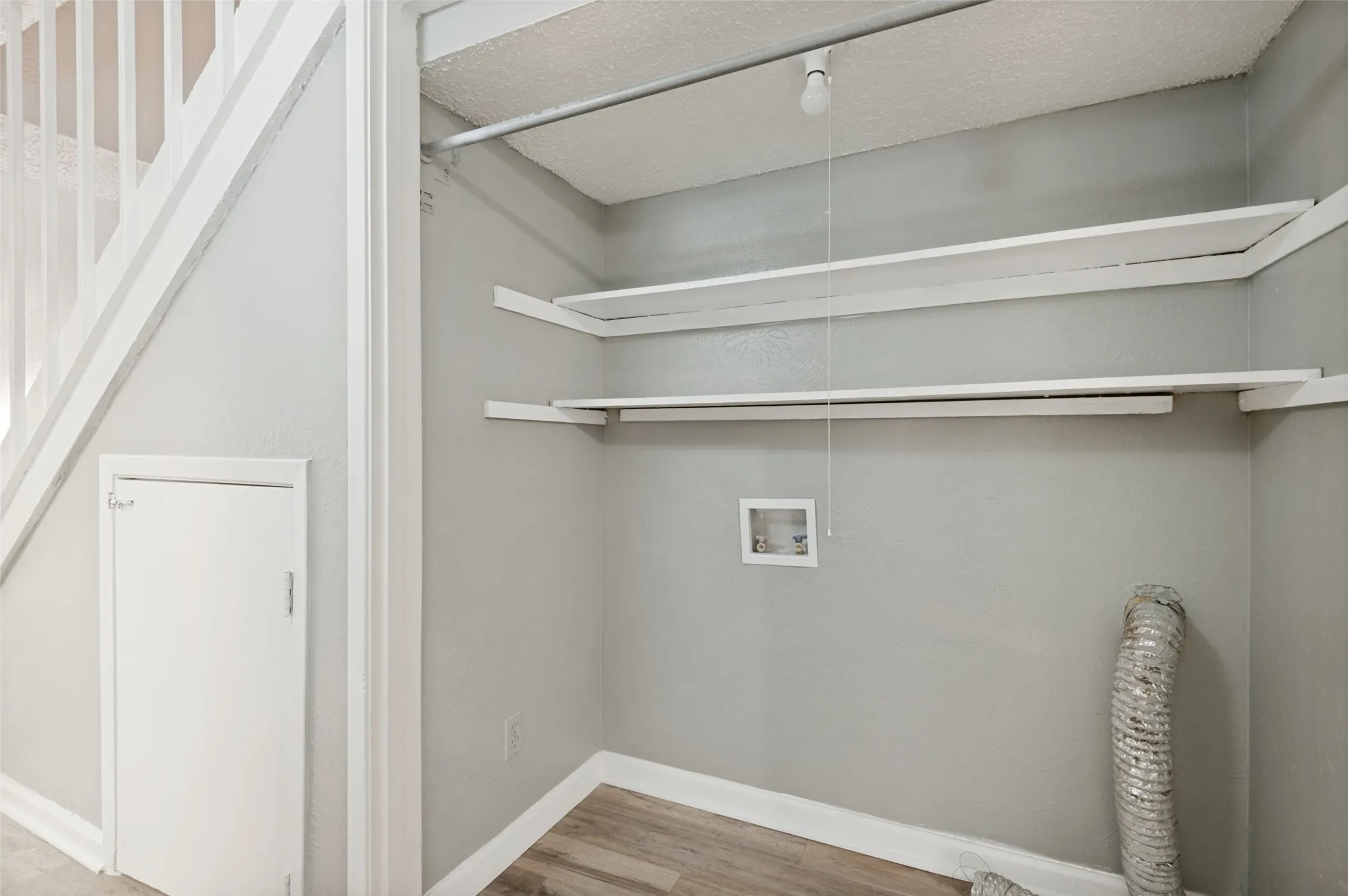 Townhouse For Sale in Dallas County , 2640 Santiago Circle, Grand Prairie, Texas 75052, 3 Bedroom, 2 Bathroom, Garage spaces, 1,210 Sqft, built in 1973, mls#21341692, Real Estate Agent in Grand Prairie, Homes For Sale in Dallas county, Homes For Sale in Grand Prairie, Realtor in Grand Prairie Texas, Real Estate Brokerage Independent Realty Texas, Luminita Cordes Realtor